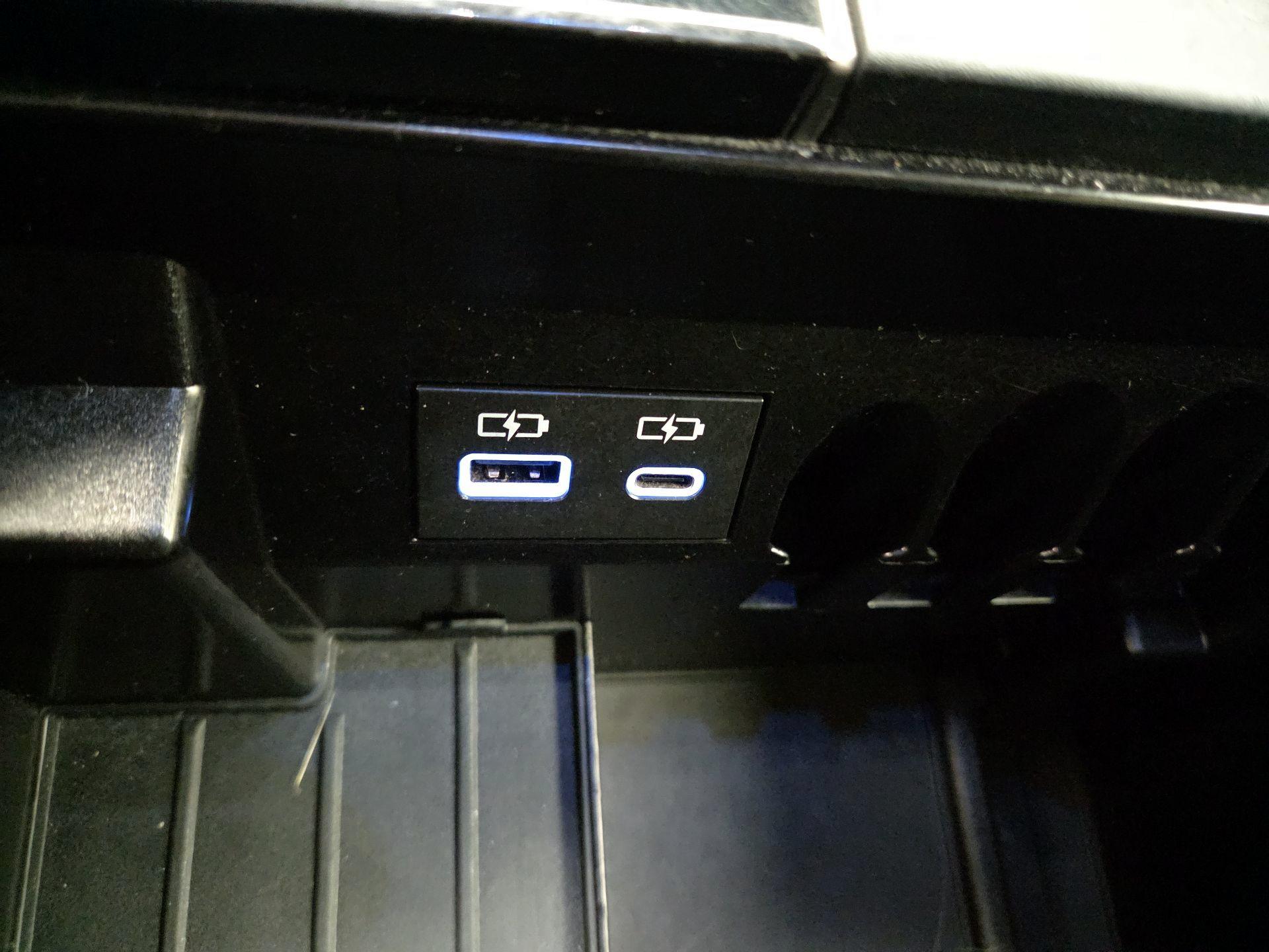 Thumbnail: 2022 Toyota Tundra - 18