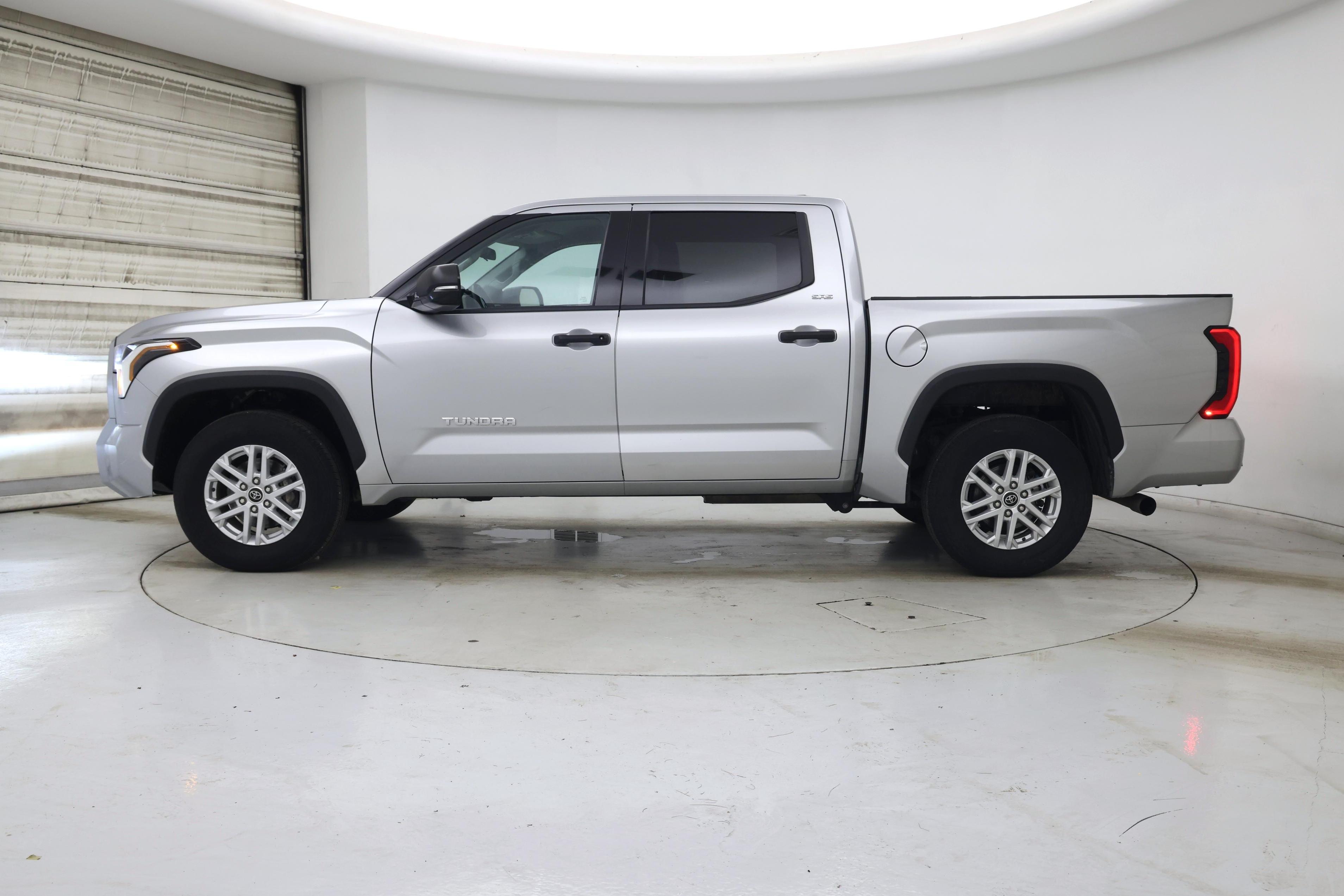 Thumbnail: 2022 Toyota Tundra - 3