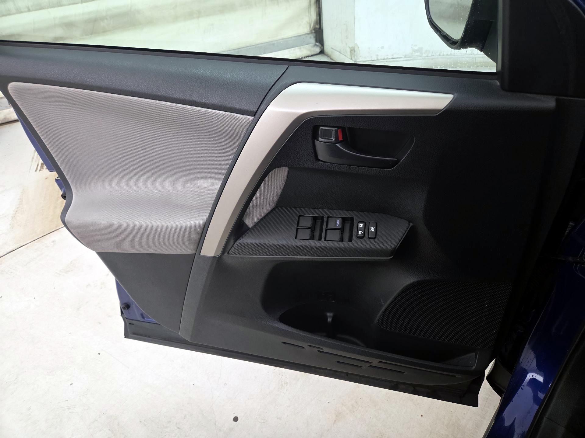 Thumbnail: 2014 Toyota RAV4 - 12