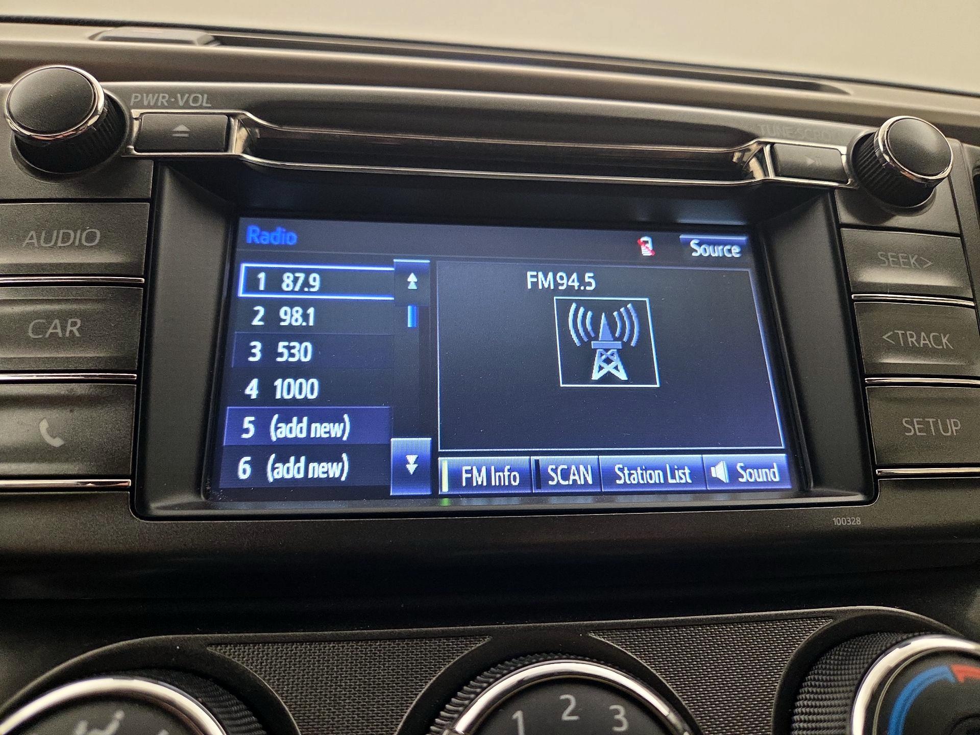 Thumbnail: 2014 Toyota RAV4 - 15