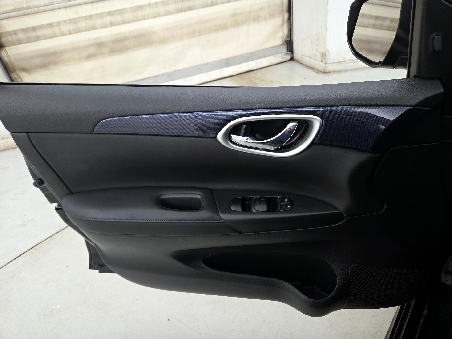 Thumbnail: 2017 Nissan Sentra - 12