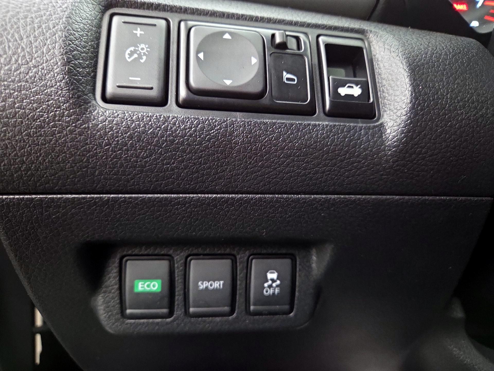 Thumbnail: 2017 Nissan Sentra - 13