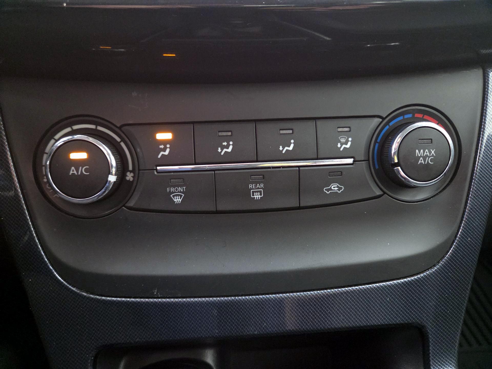 Thumbnail: 2017 Nissan Sentra - 16