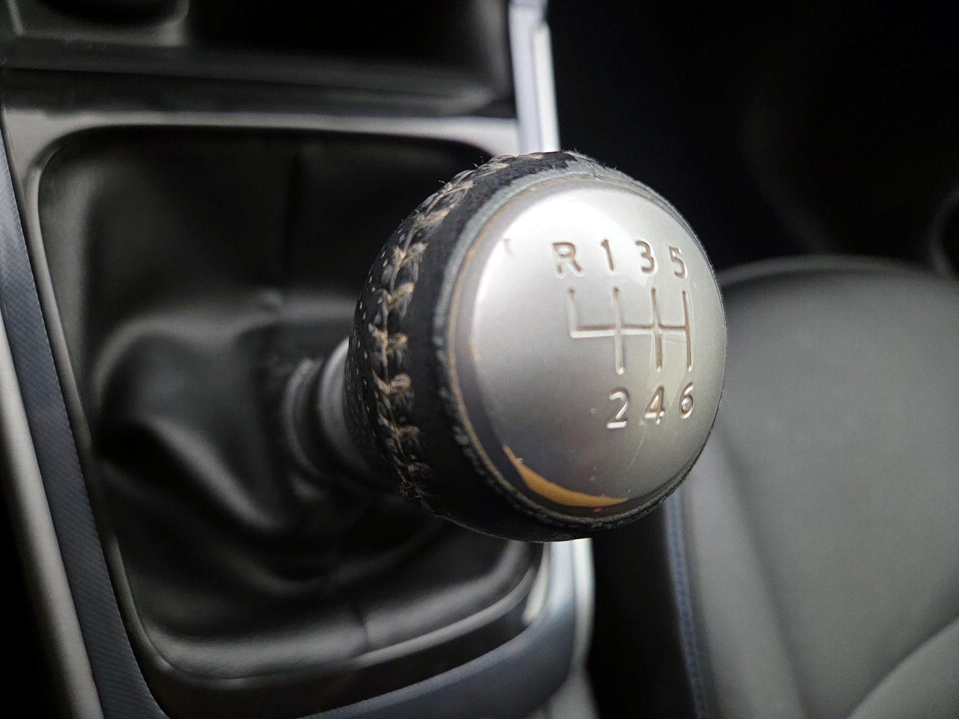 Thumbnail: 2017 Nissan Sentra - 17