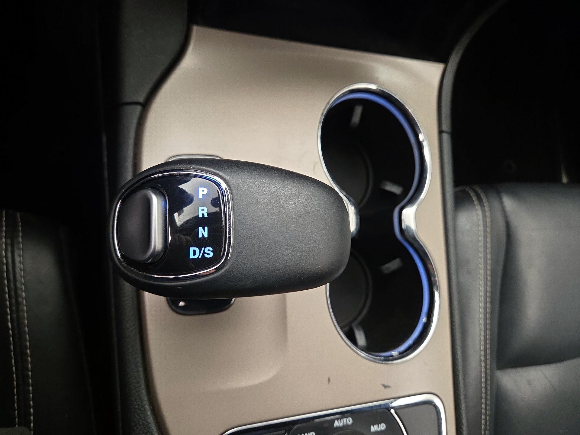 Thumbnail: 2015 Jeep Grand Cherokee - 18