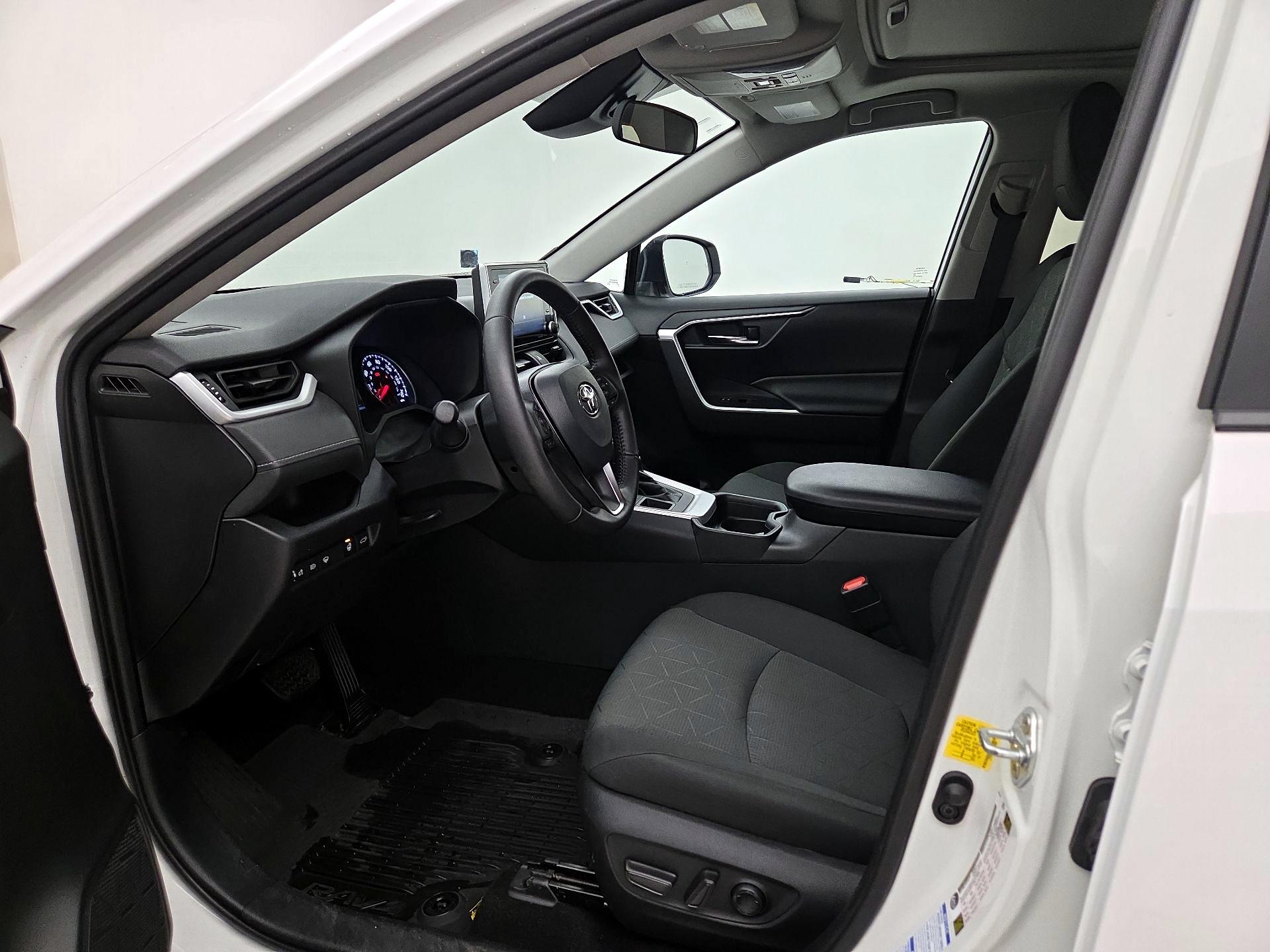 Thumbnail: 2021 Toyota RAV4 - 11