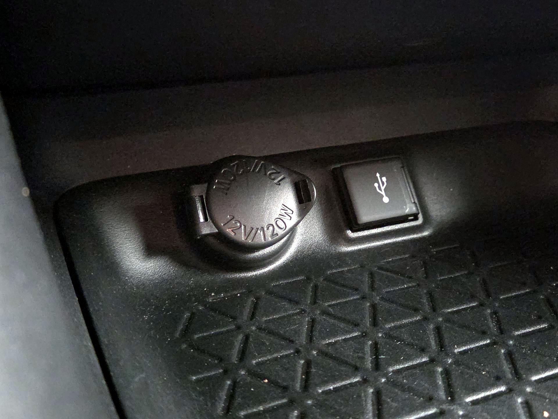 Thumbnail: 2021 Toyota RAV4 - 18