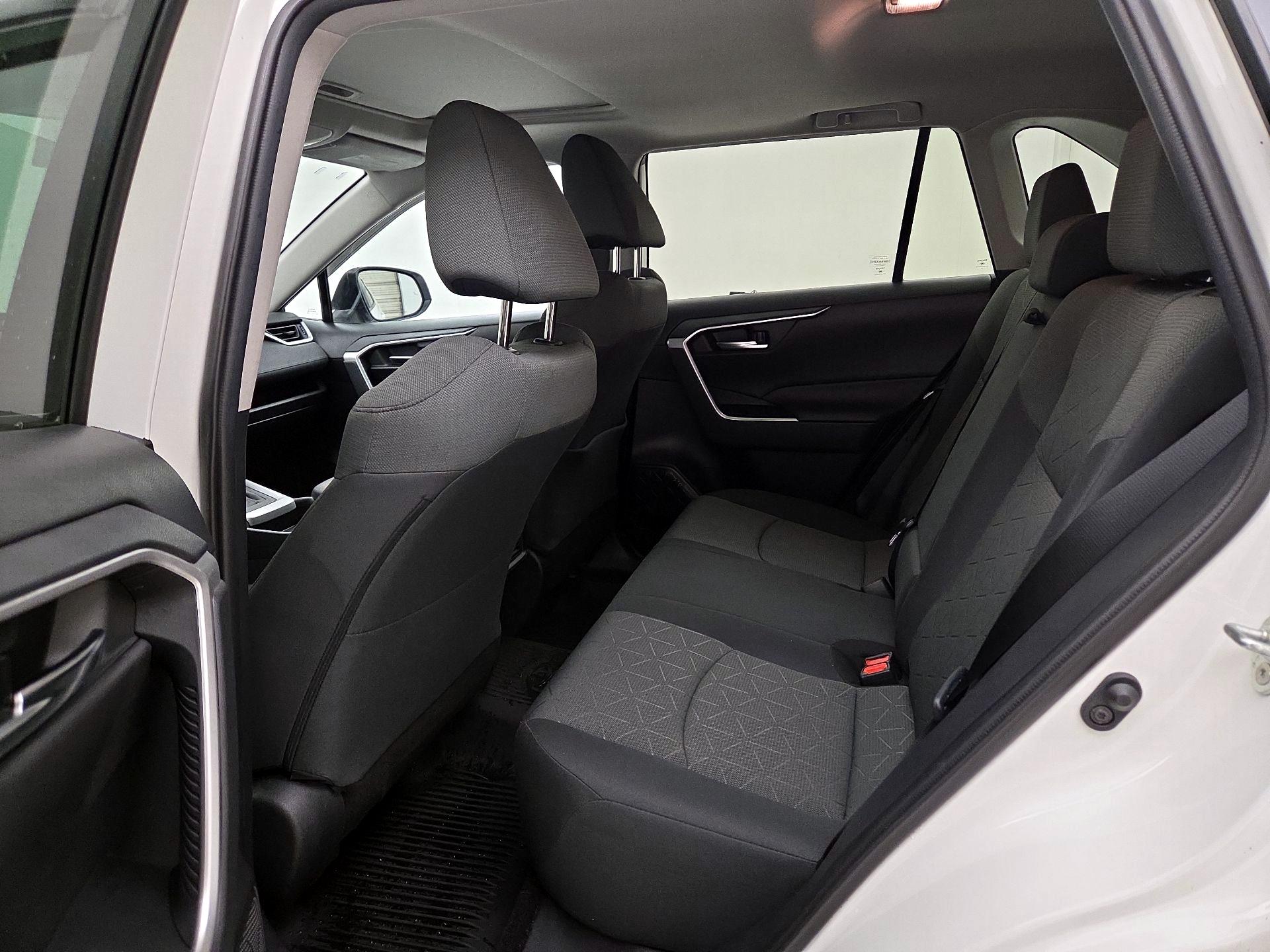 Thumbnail: 2021 Toyota RAV4 - 20