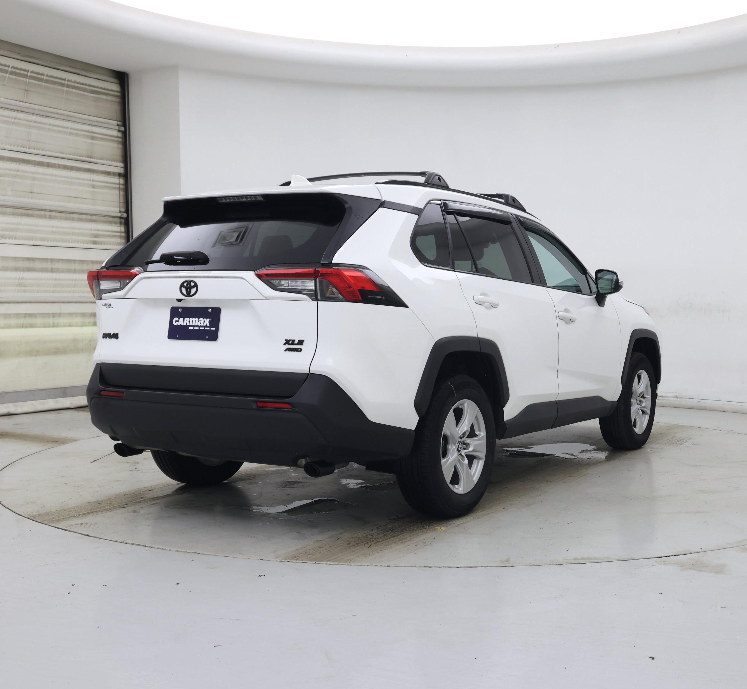 Thumbnail: 2021 Toyota RAV4 - 8