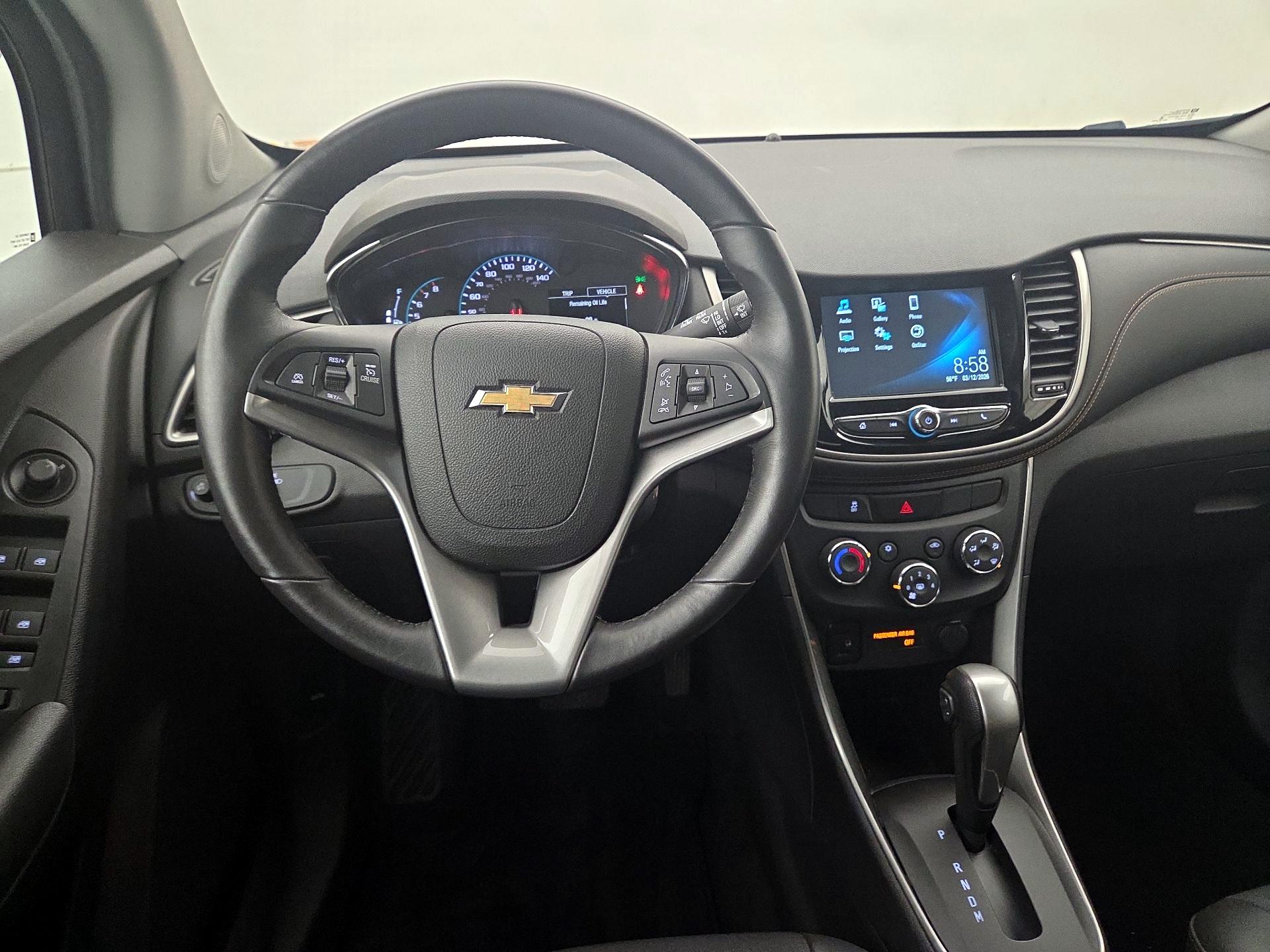 Thumbnail: 2017 Chevrolet Trax - 10