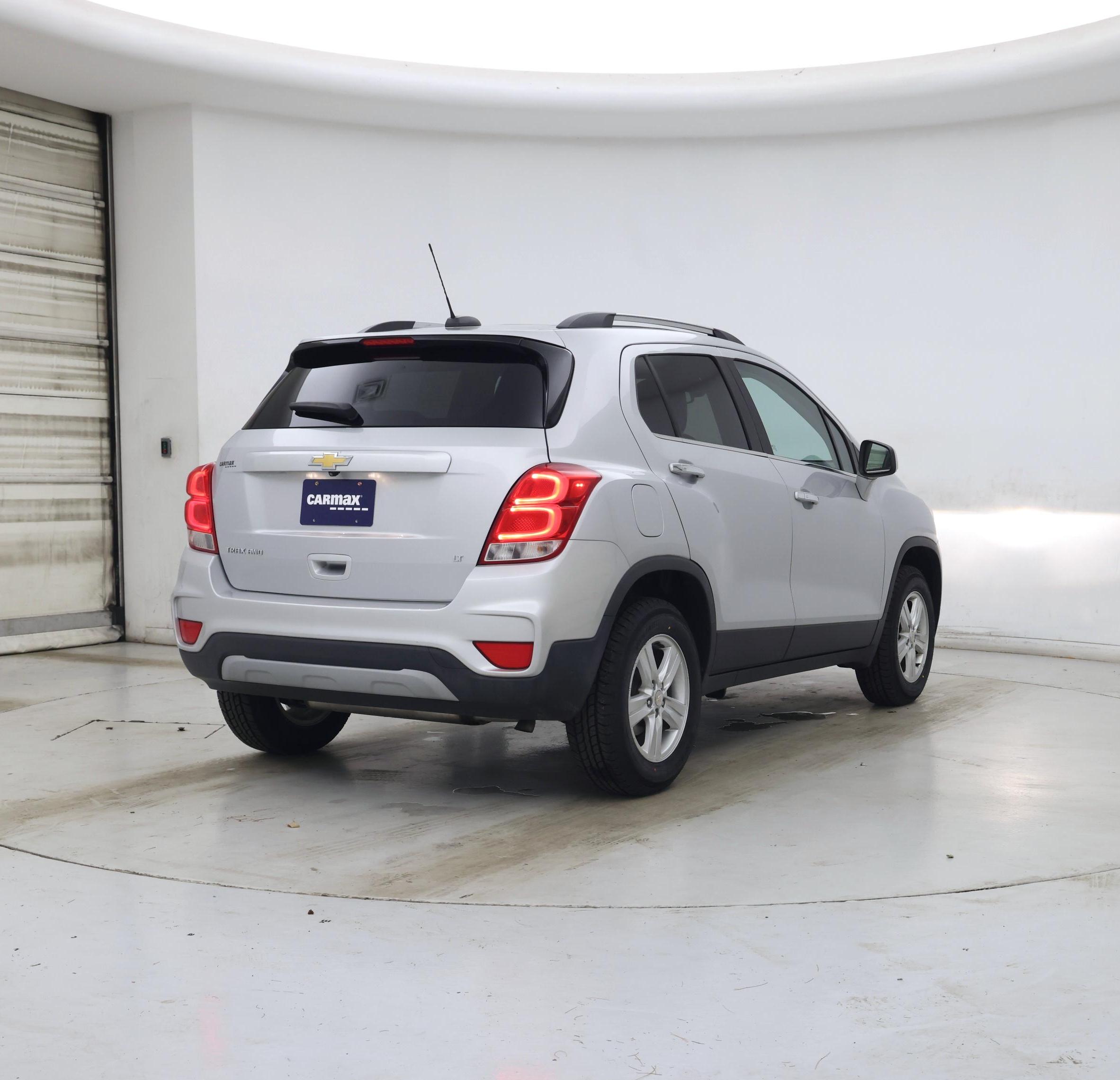 Thumbnail: 2017 Chevrolet Trax - 8