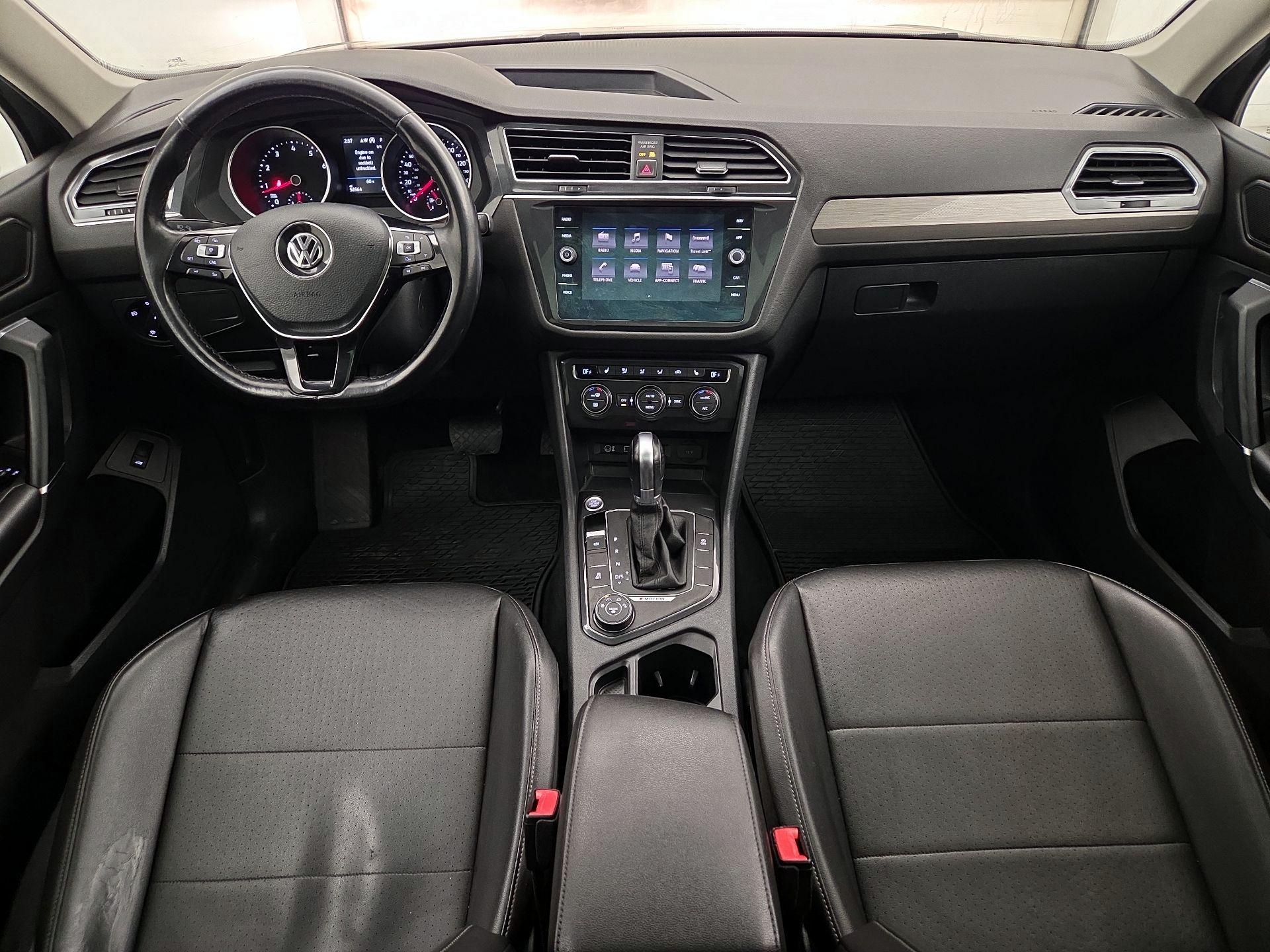 Thumbnail: 2018 Volkswagen Tiguan - 9