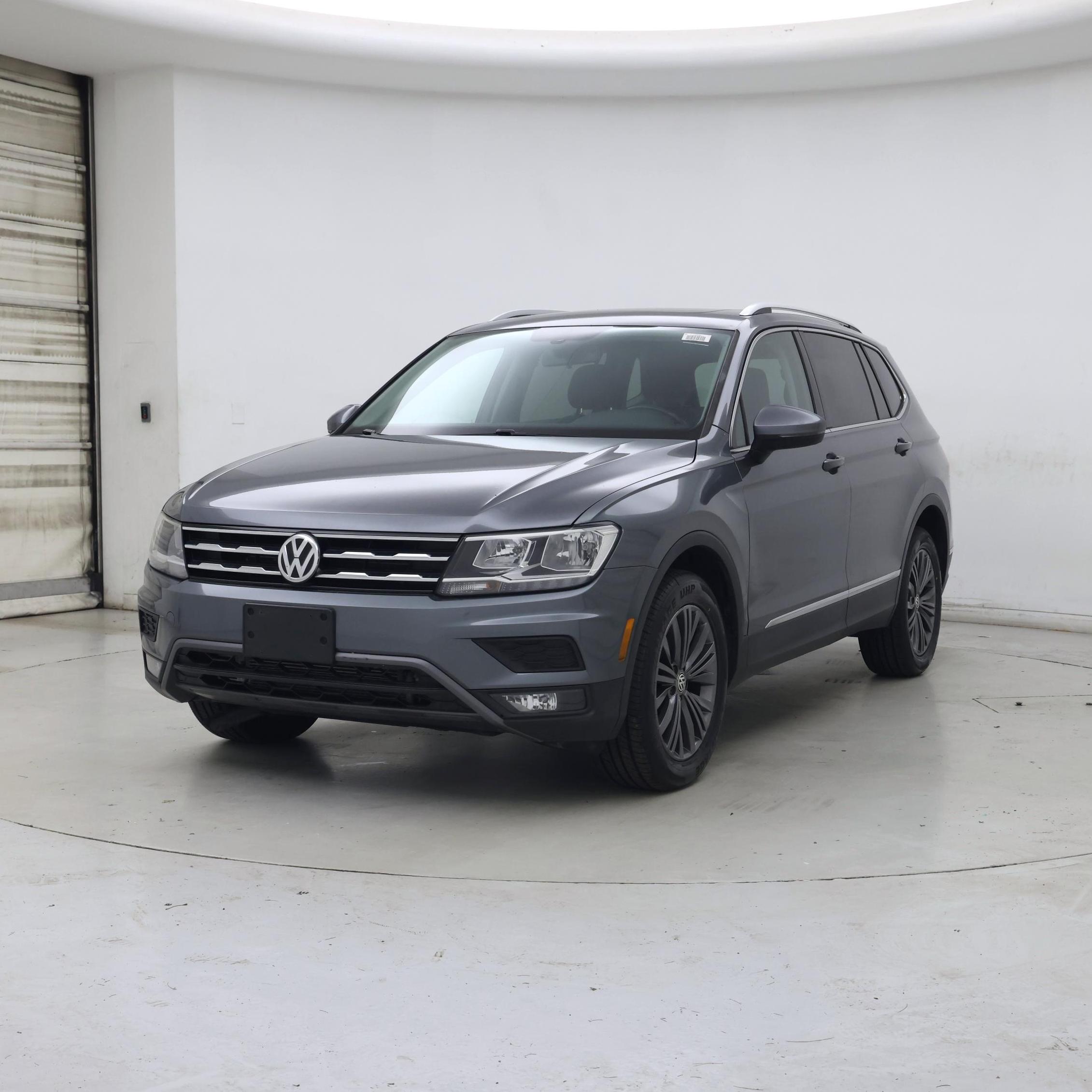 Thumbnail: 2018 Volkswagen Tiguan - 4