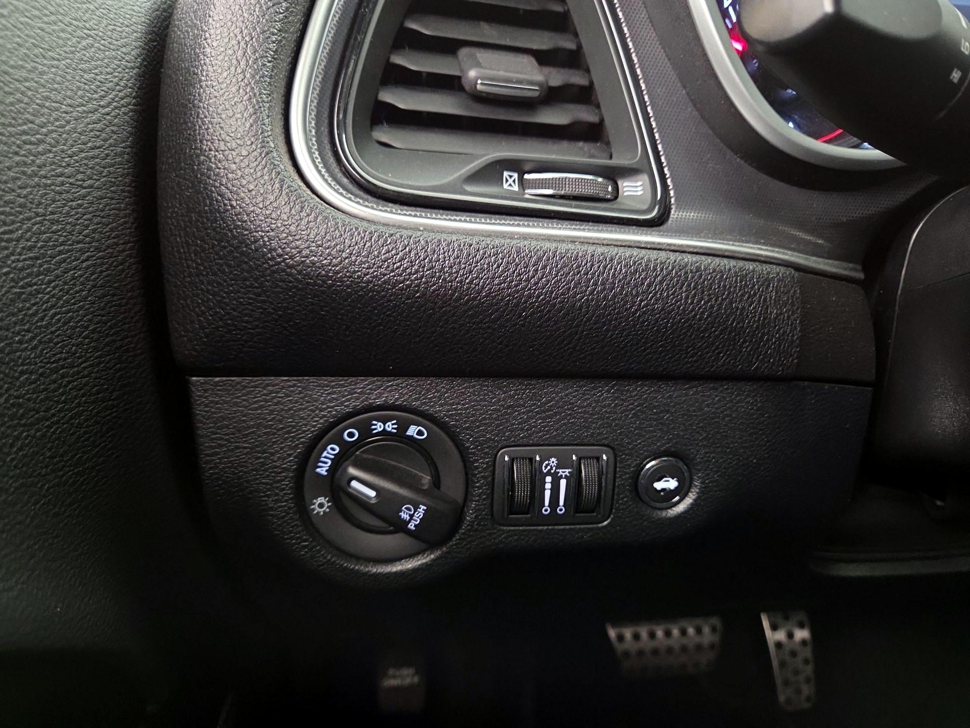 Thumbnail: 2018 Dodge Challenger - 13