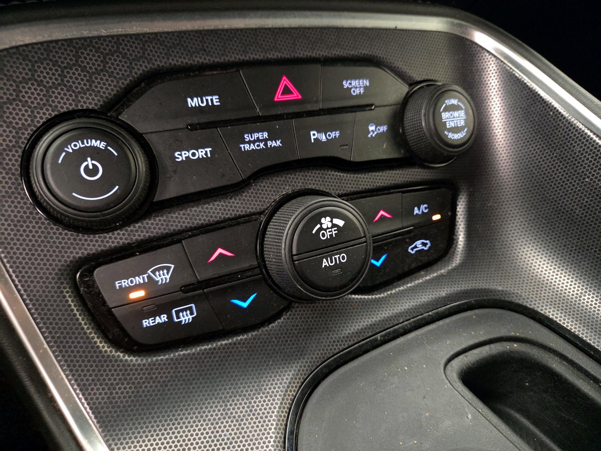 Thumbnail: 2018 Dodge Challenger - 17