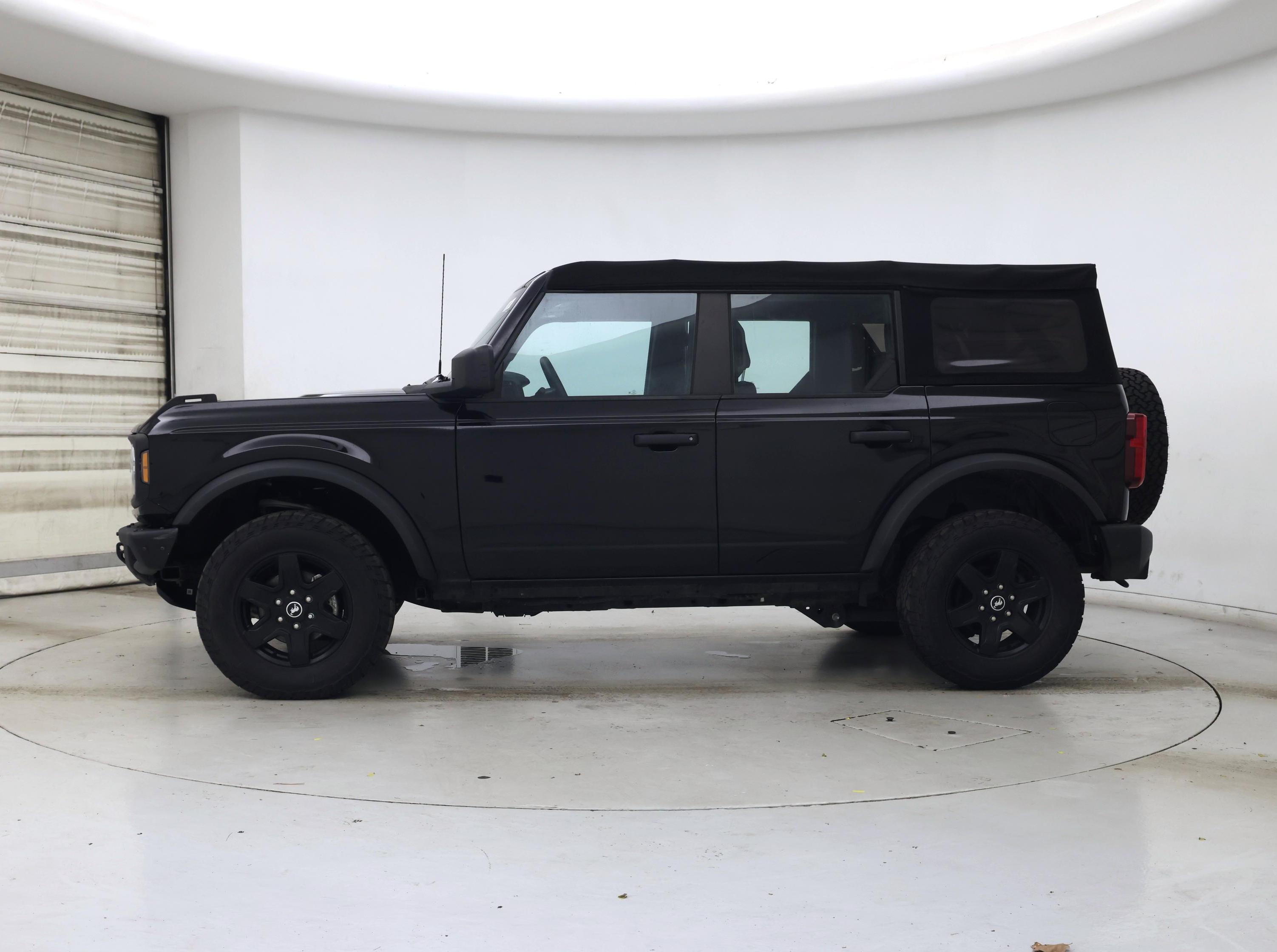 Thumbnail: 2022 Ford Bronco - 3