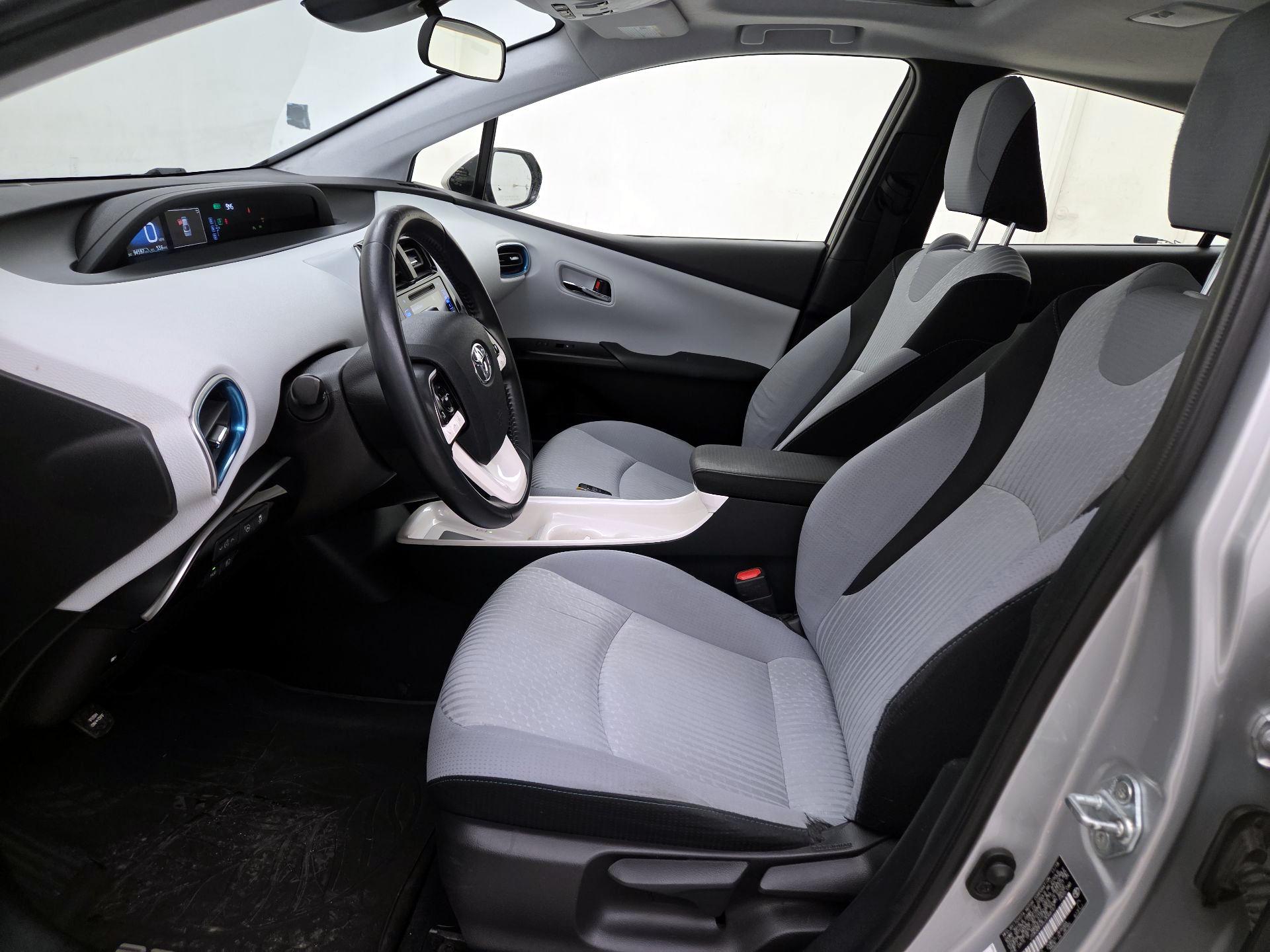 Thumbnail: 2018 Toyota Prius - 11