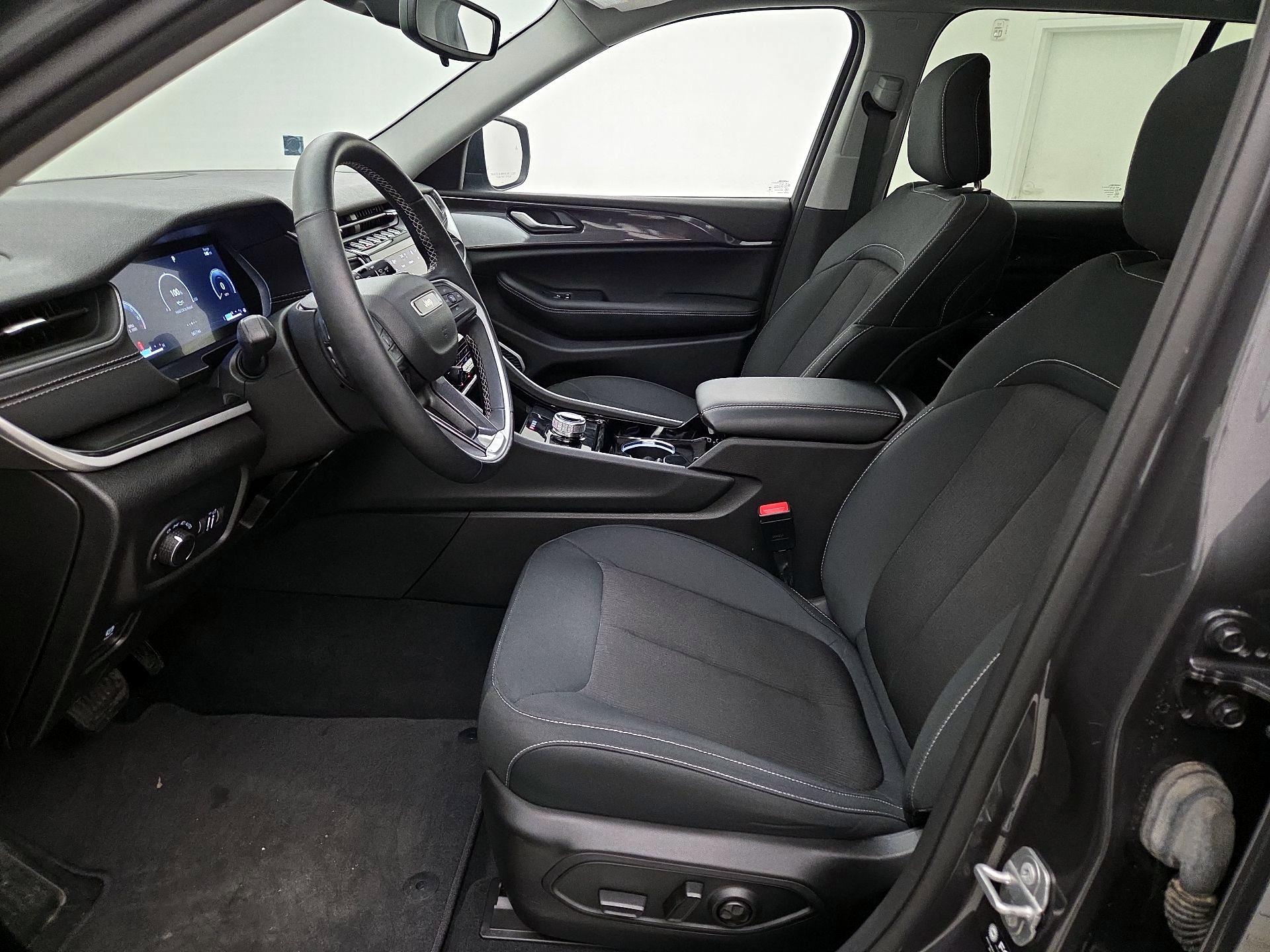 Thumbnail: 2022 Jeep Grand Cherokee - 11