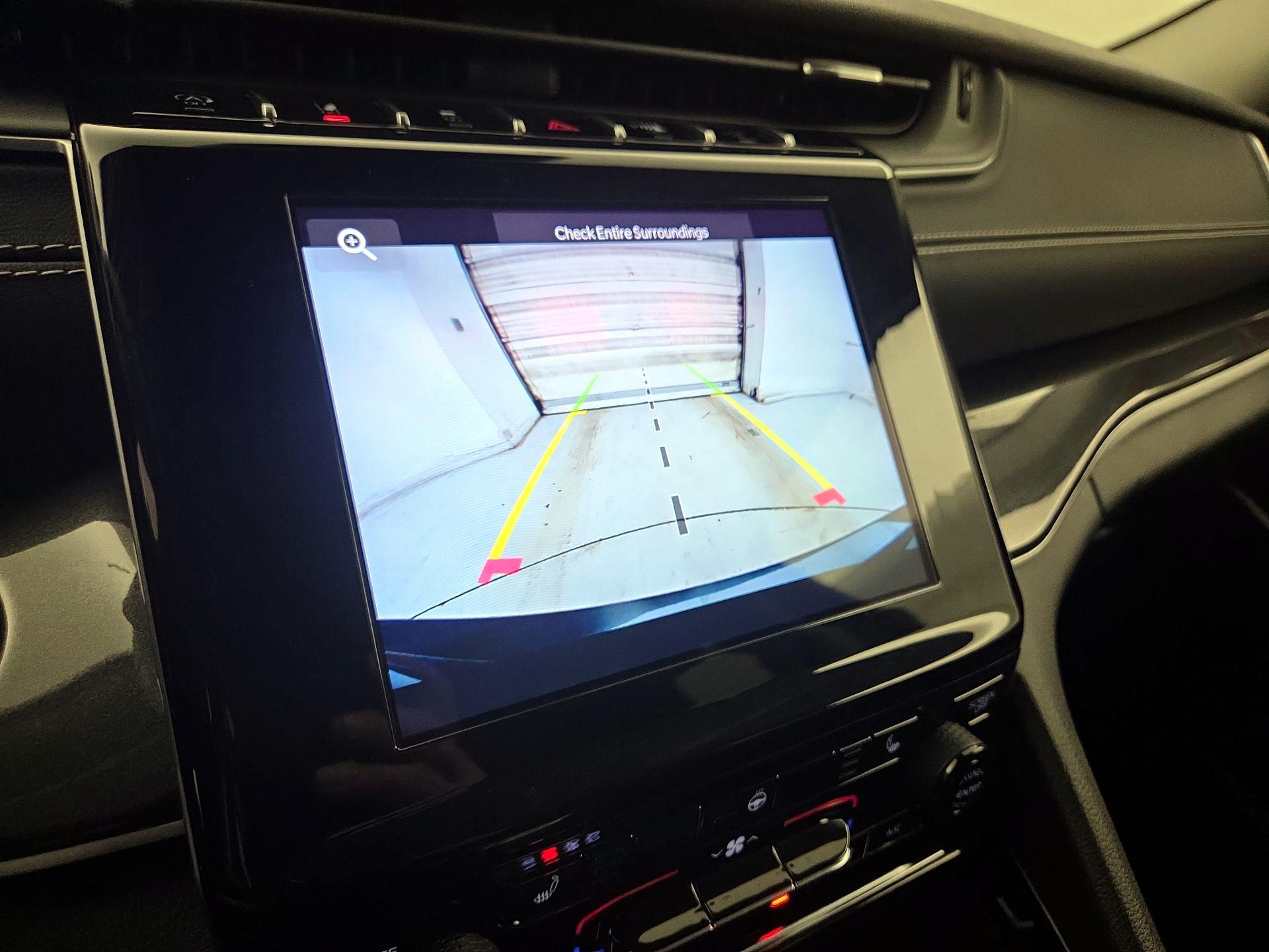 Thumbnail: 2022 Jeep Grand Cherokee - 14