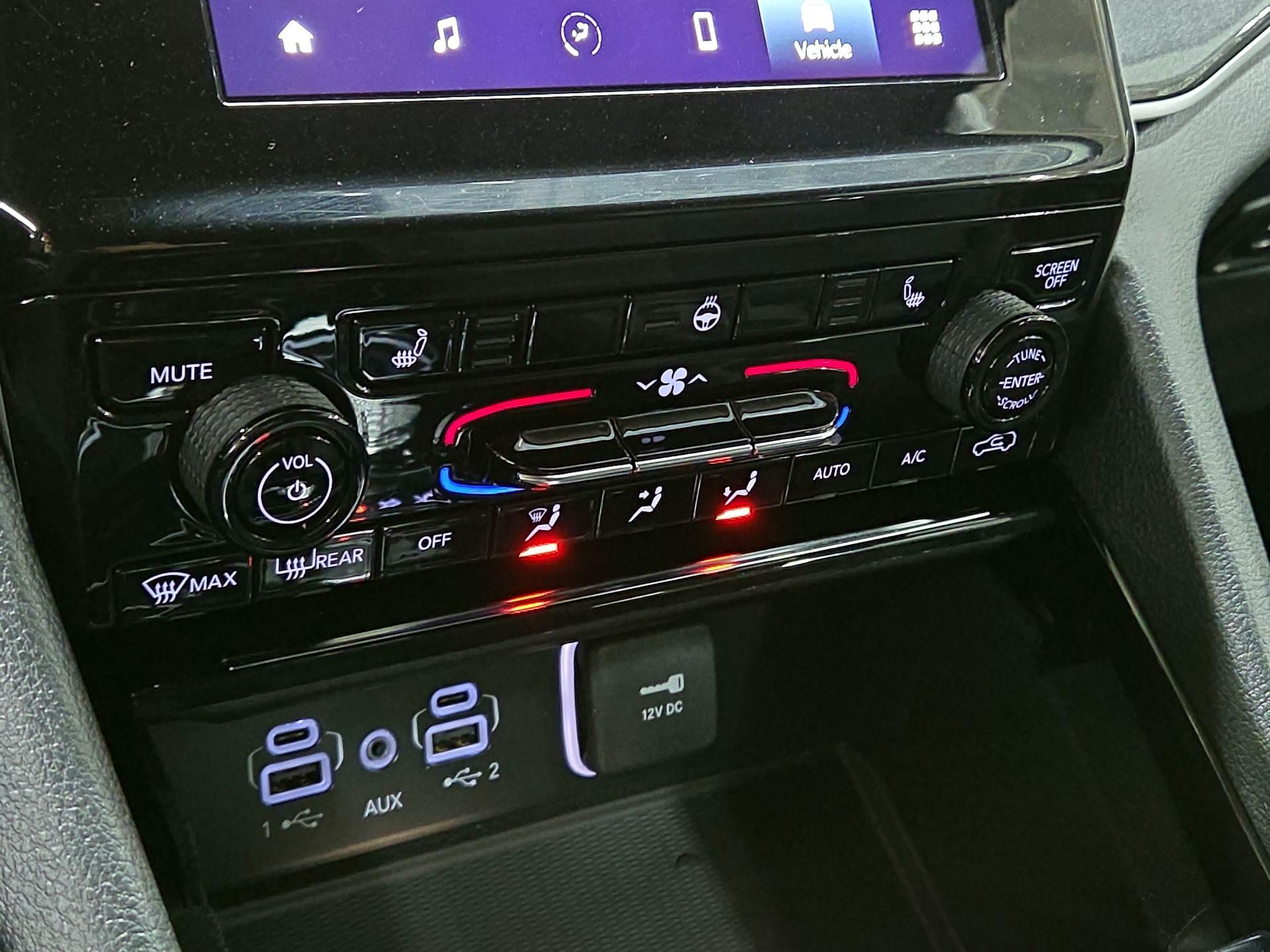 Thumbnail: 2022 Jeep Grand Cherokee - 16