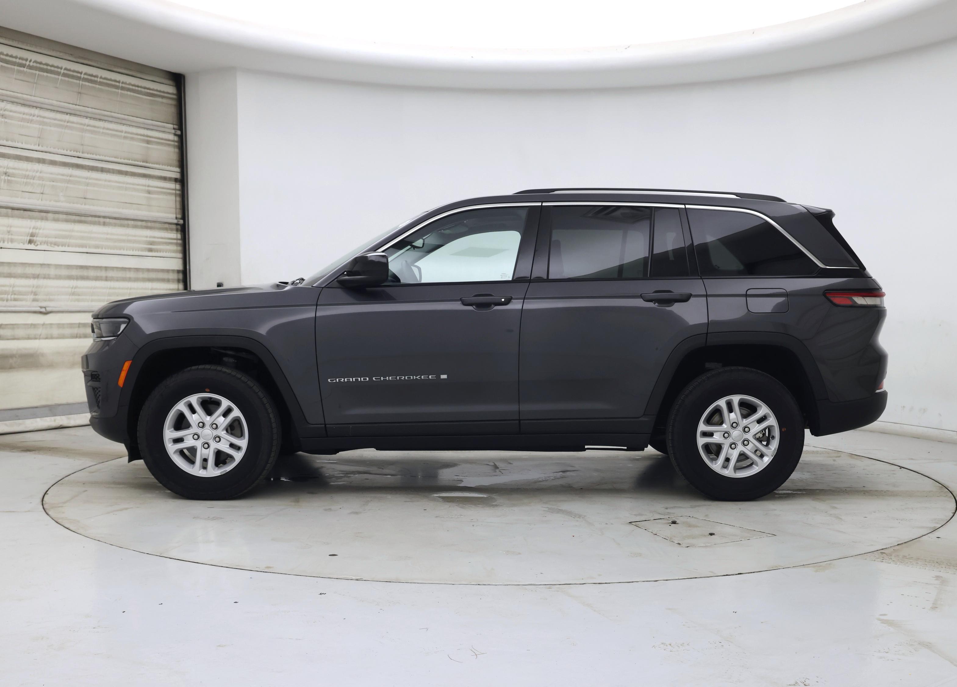 Thumbnail: 2022 Jeep Grand Cherokee - 3