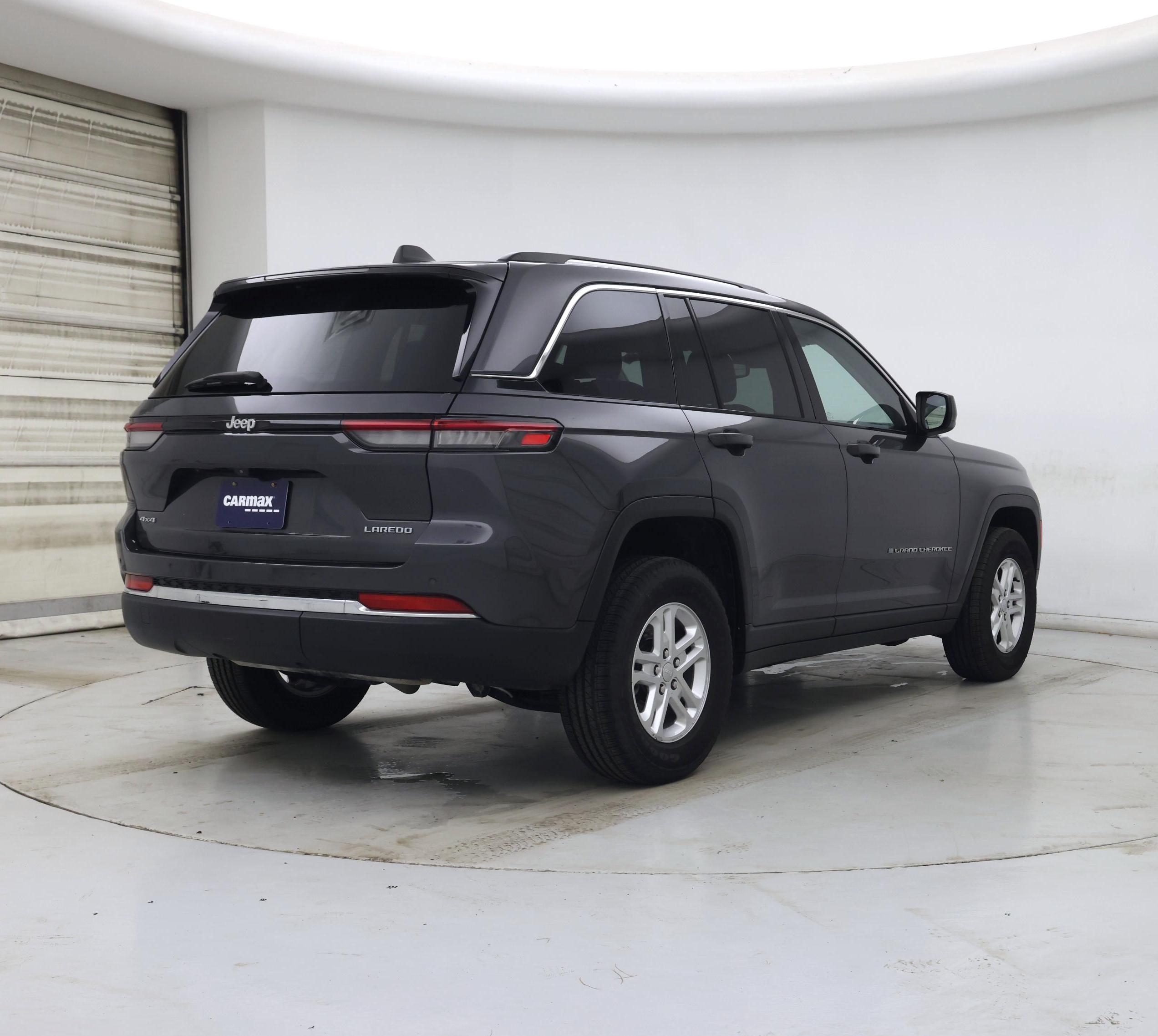 Thumbnail: 2022 Jeep Grand Cherokee - 8