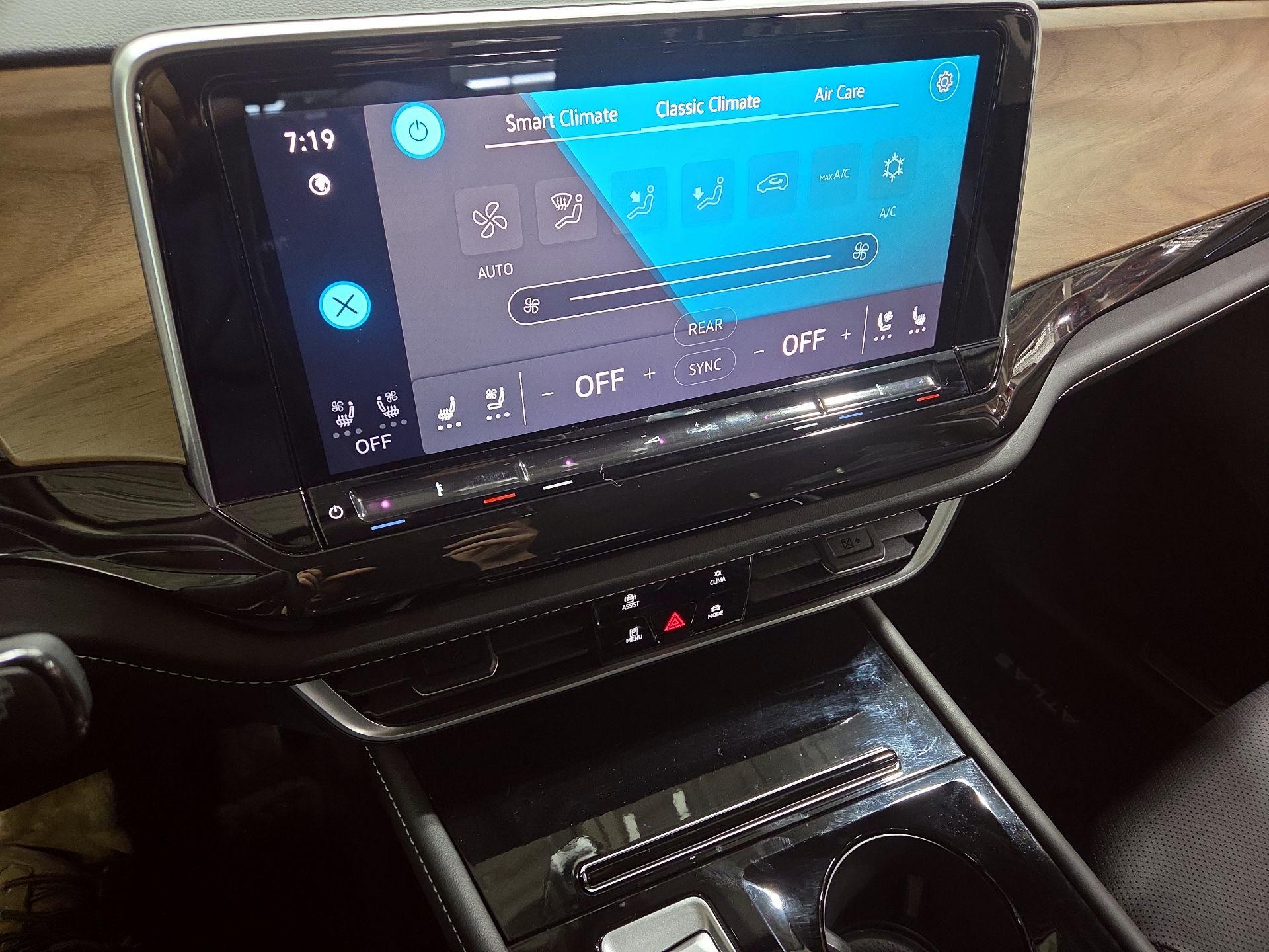 Thumbnail: 2025 Volkswagen Atlas - 16