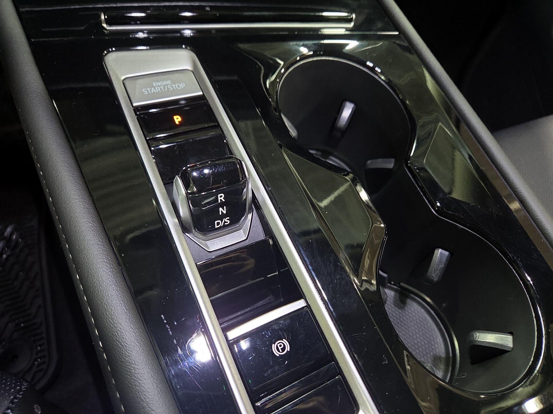 Thumbnail: 2025 Volkswagen Atlas - 17