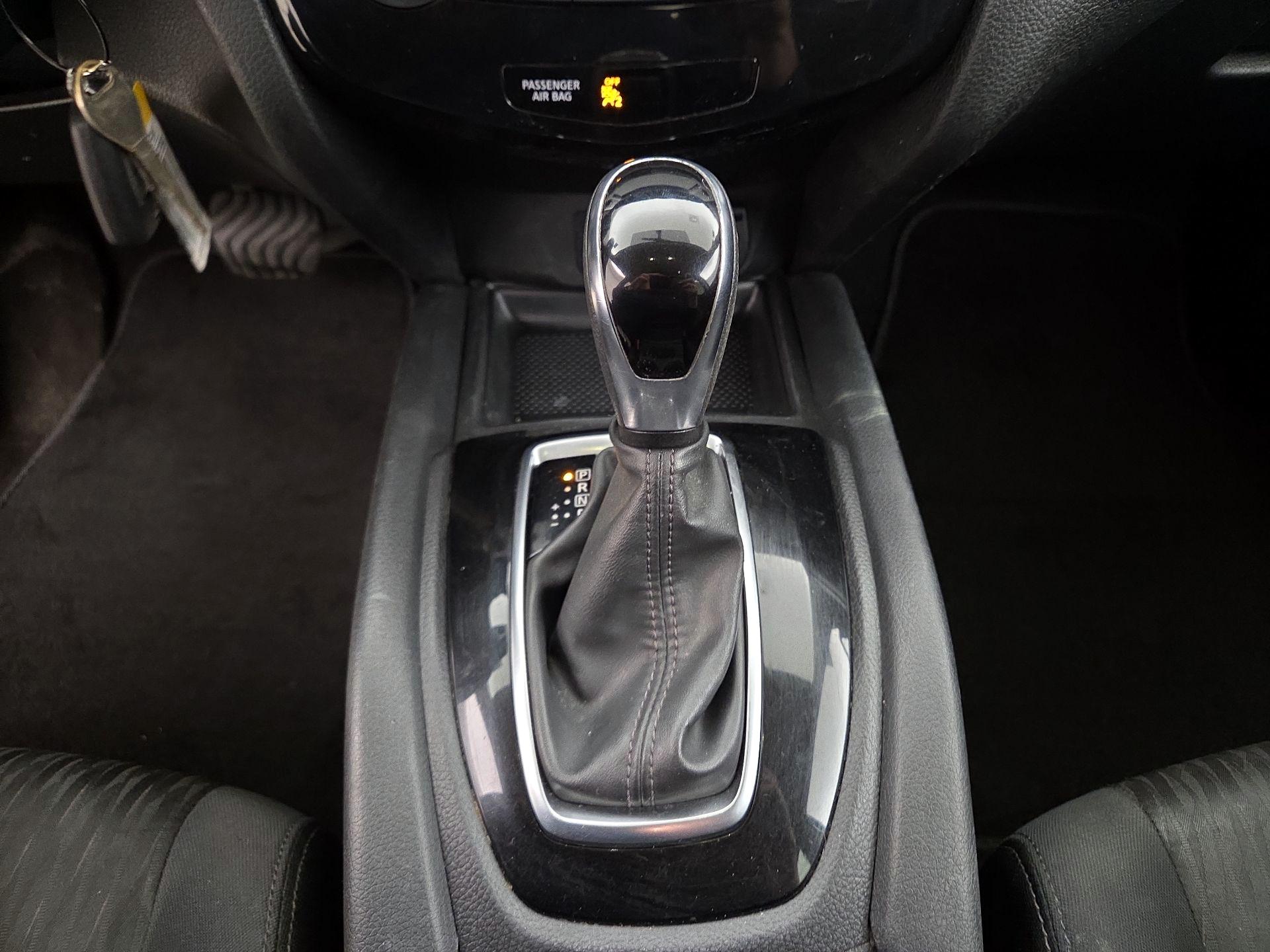 Thumbnail: 2018 Nissan Rogue - 17