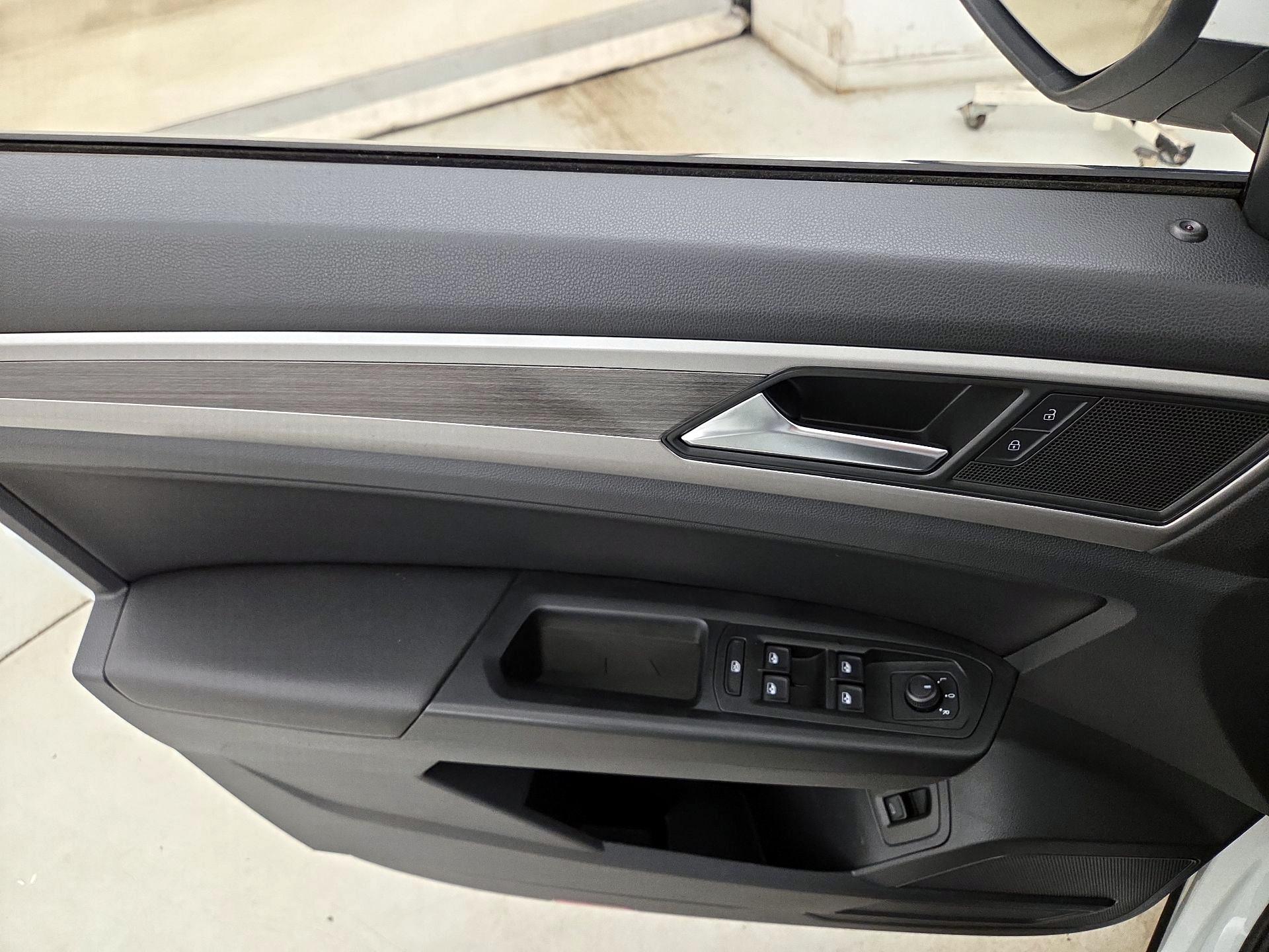 Thumbnail: 2021 Volkswagen Atlas - 12