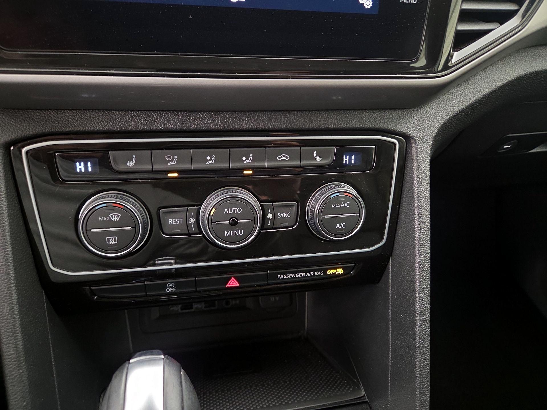 Thumbnail: 2021 Volkswagen Atlas - 17