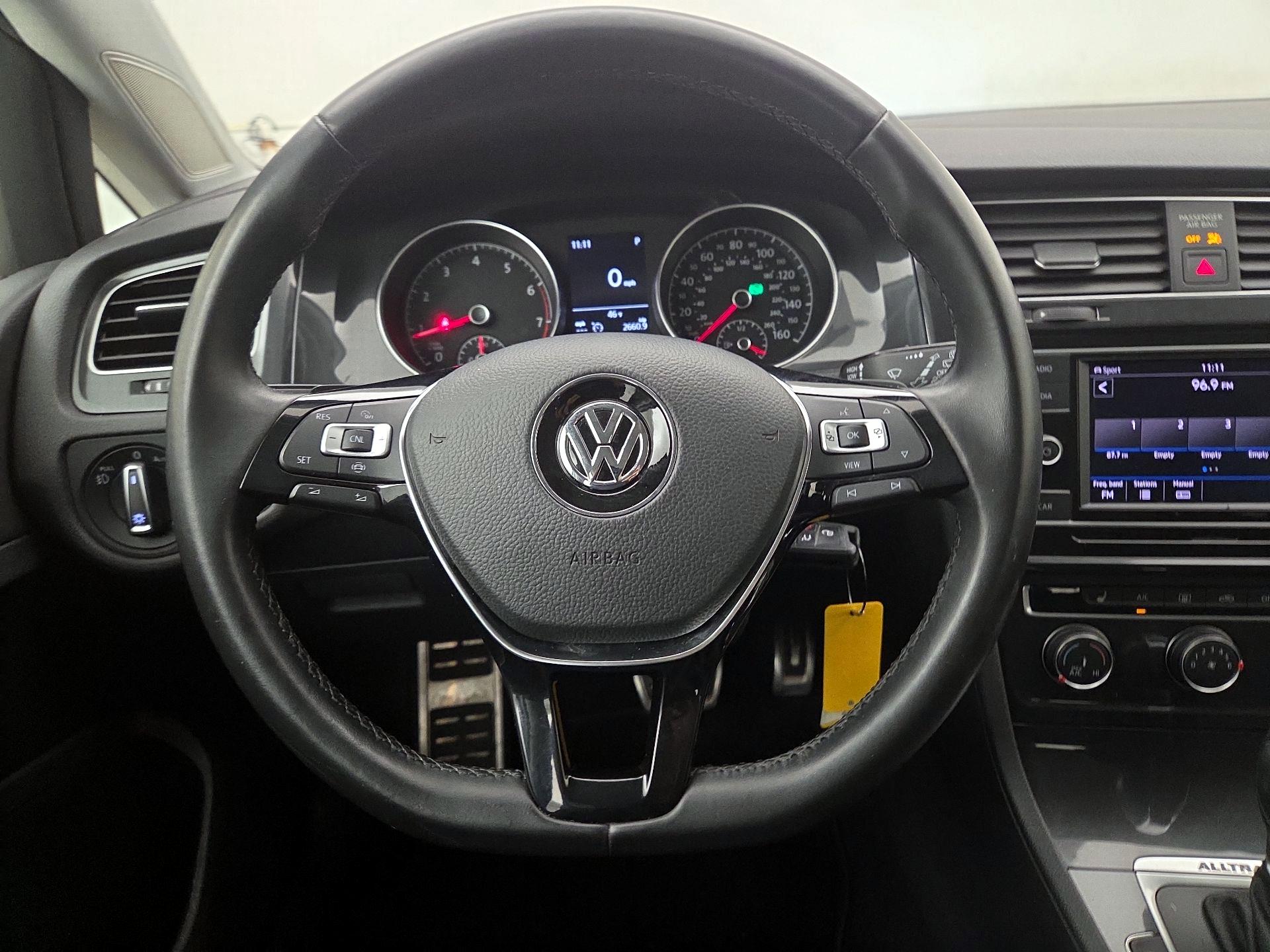 Thumbnail: 2019 Volkswagen Golf - 10