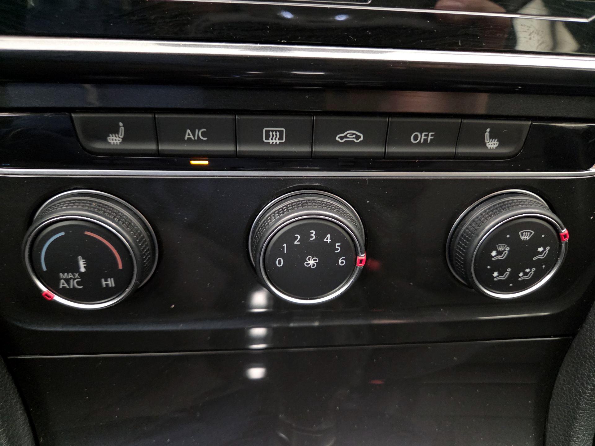 Thumbnail: 2019 Volkswagen Golf - 16