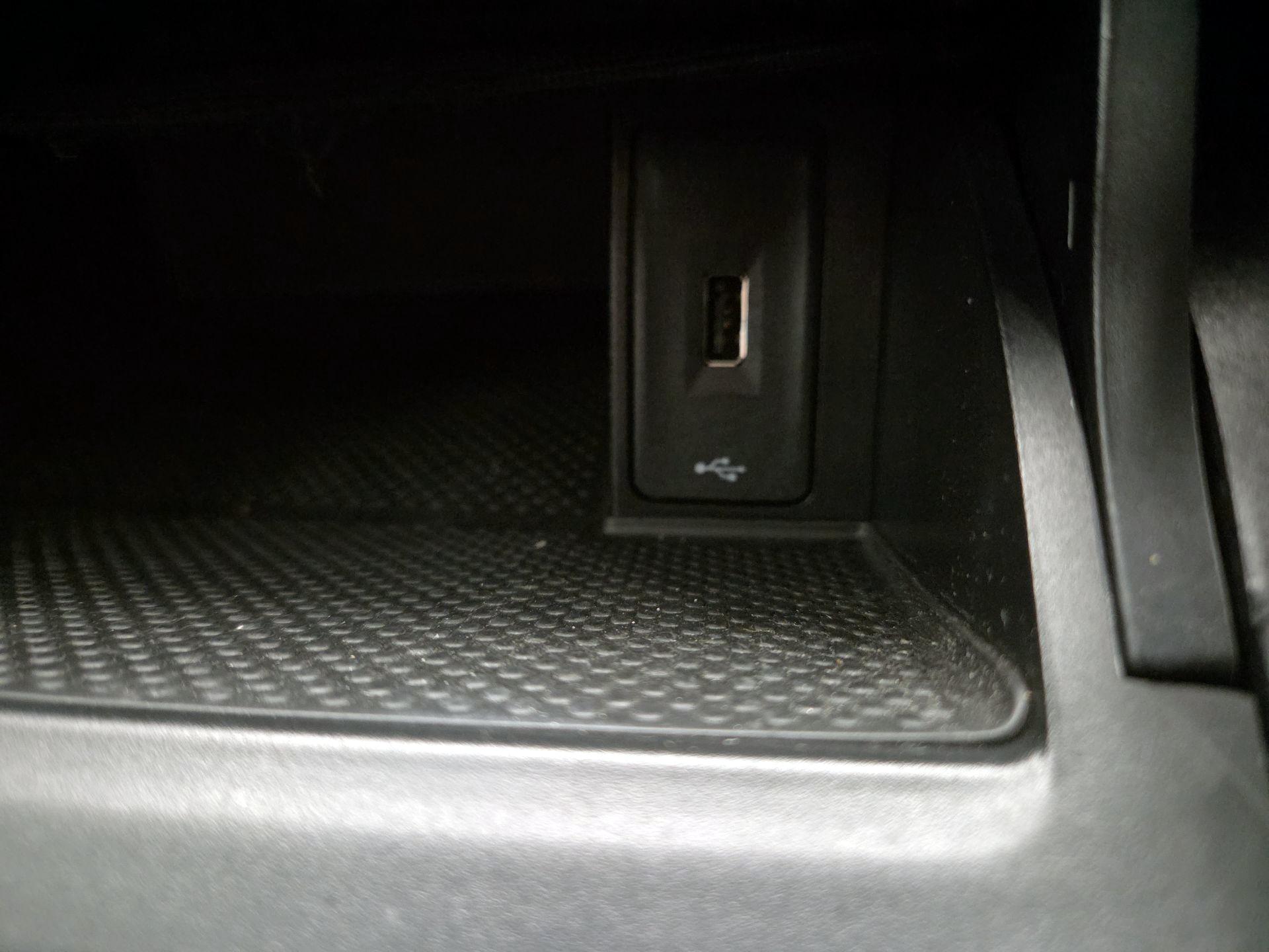 Thumbnail: 2019 Volkswagen Golf - 18