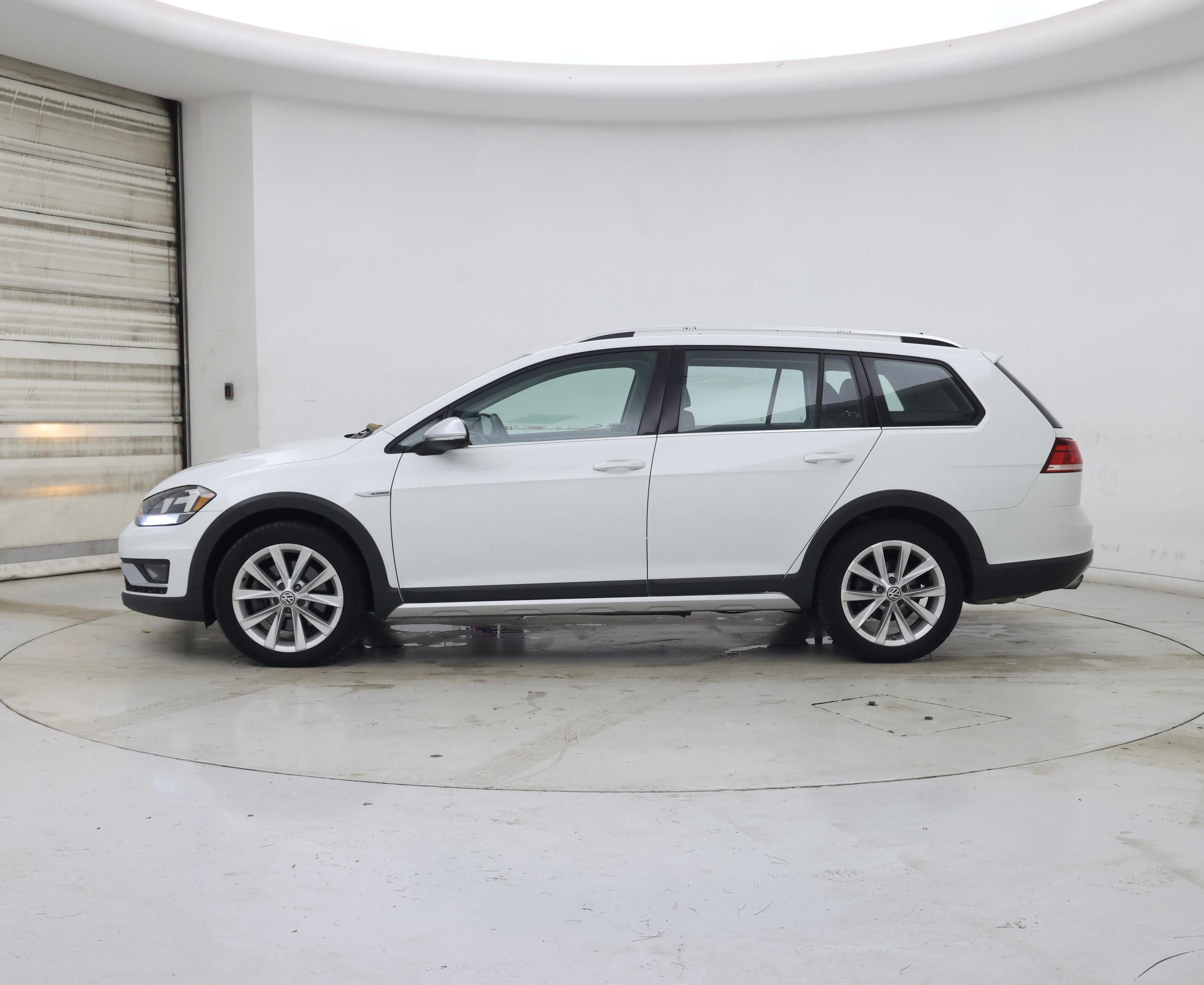 Thumbnail: 2019 Volkswagen Golf - 3