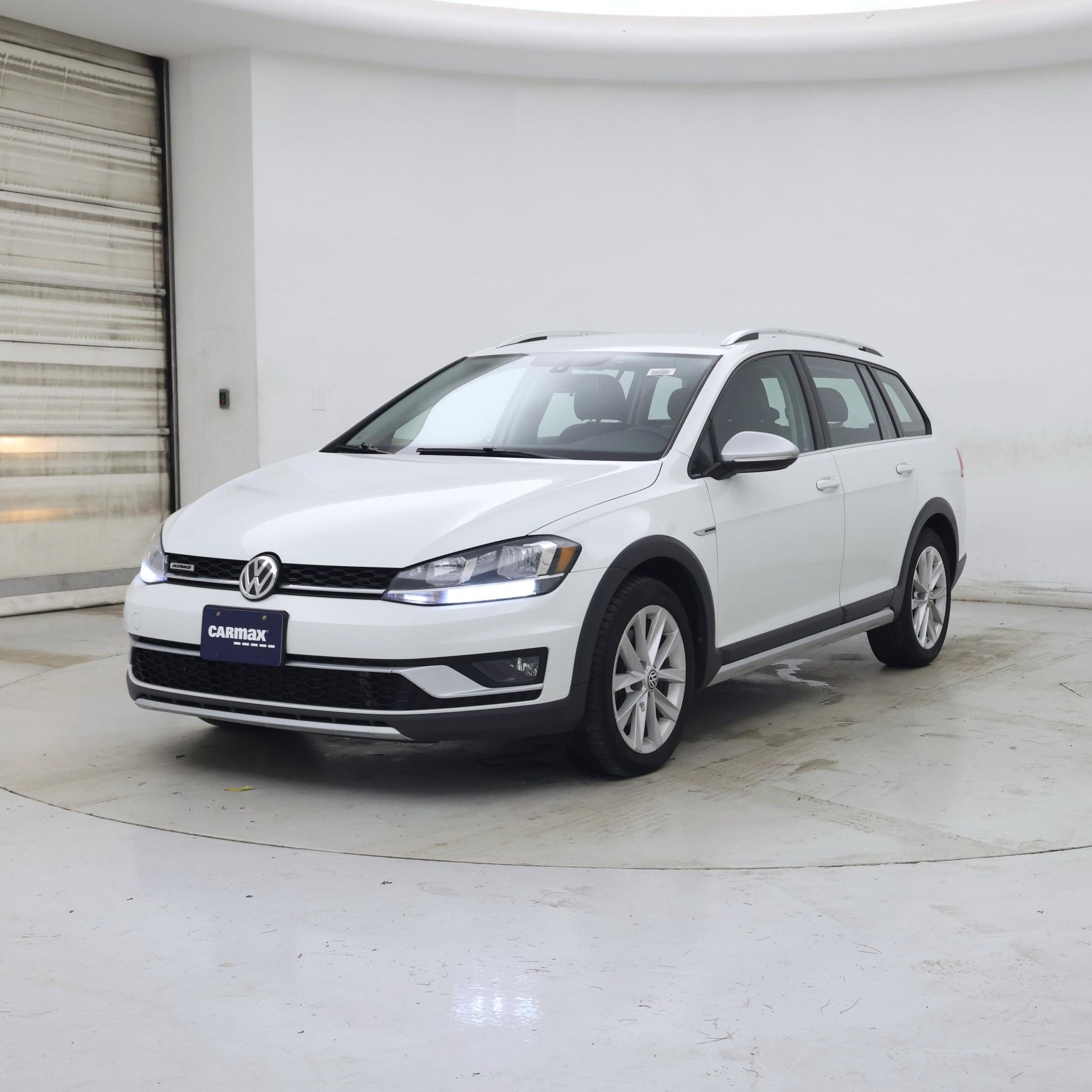 Thumbnail: 2019 Volkswagen Golf - 4