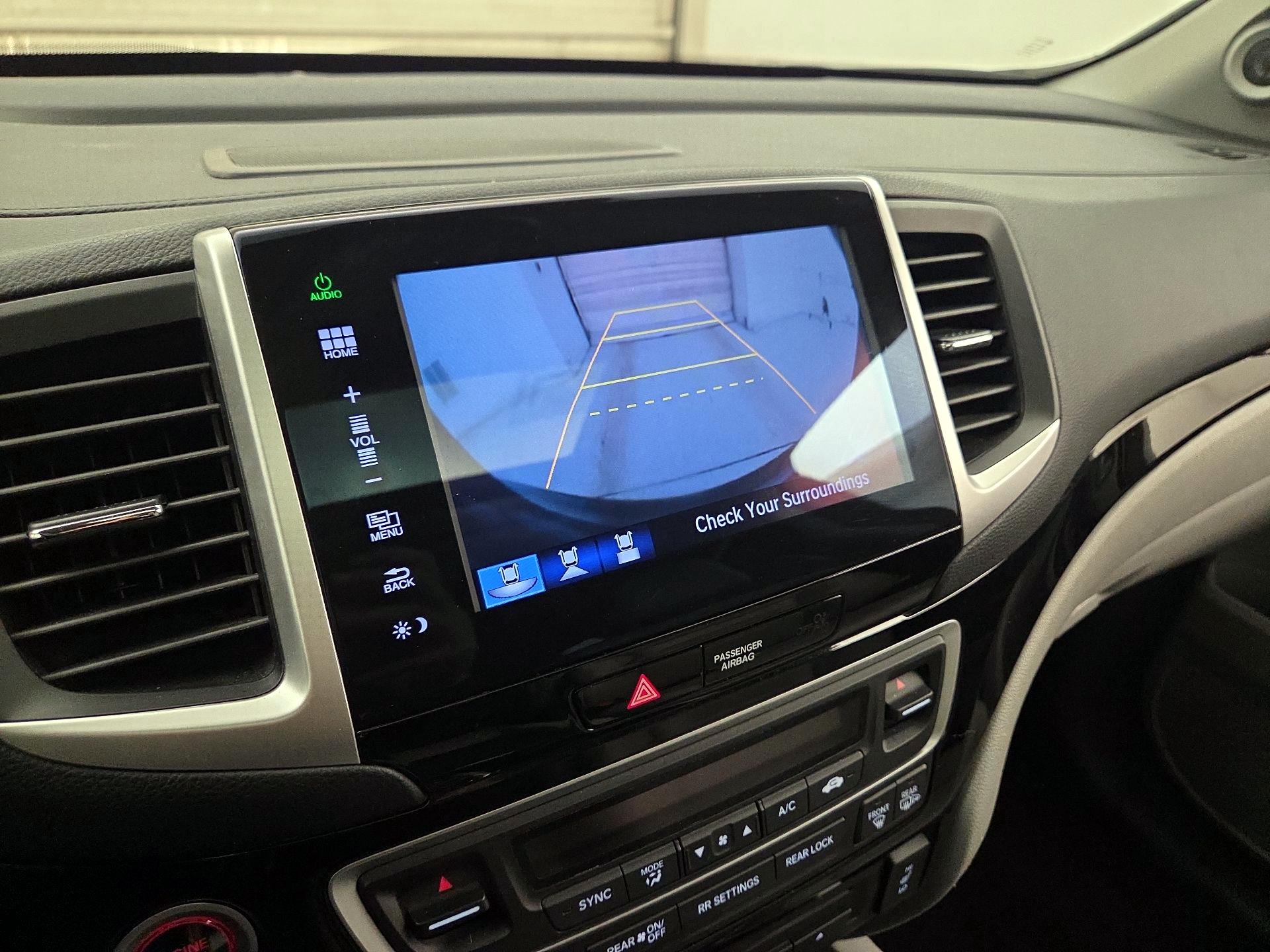 Thumbnail: 2016 Honda Pilot - 14