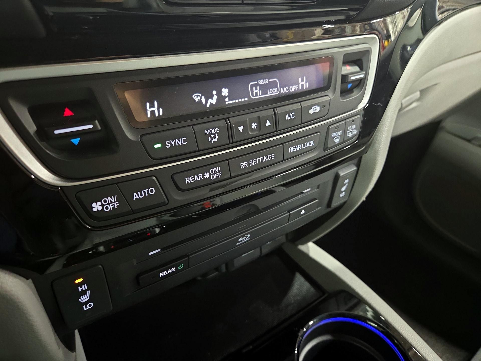 Thumbnail: 2016 Honda Pilot - 16