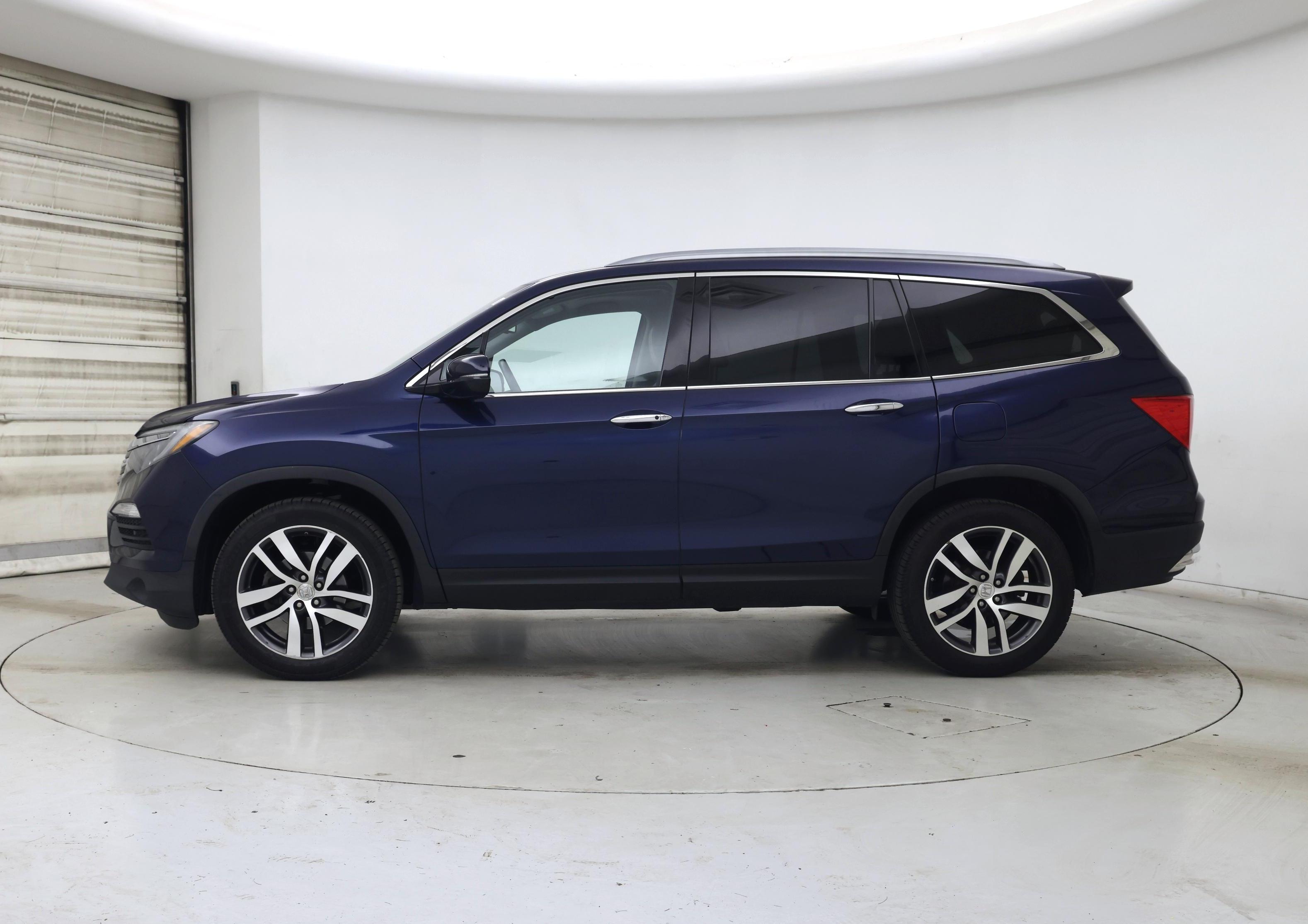 Thumbnail: 2016 Honda Pilot - 3