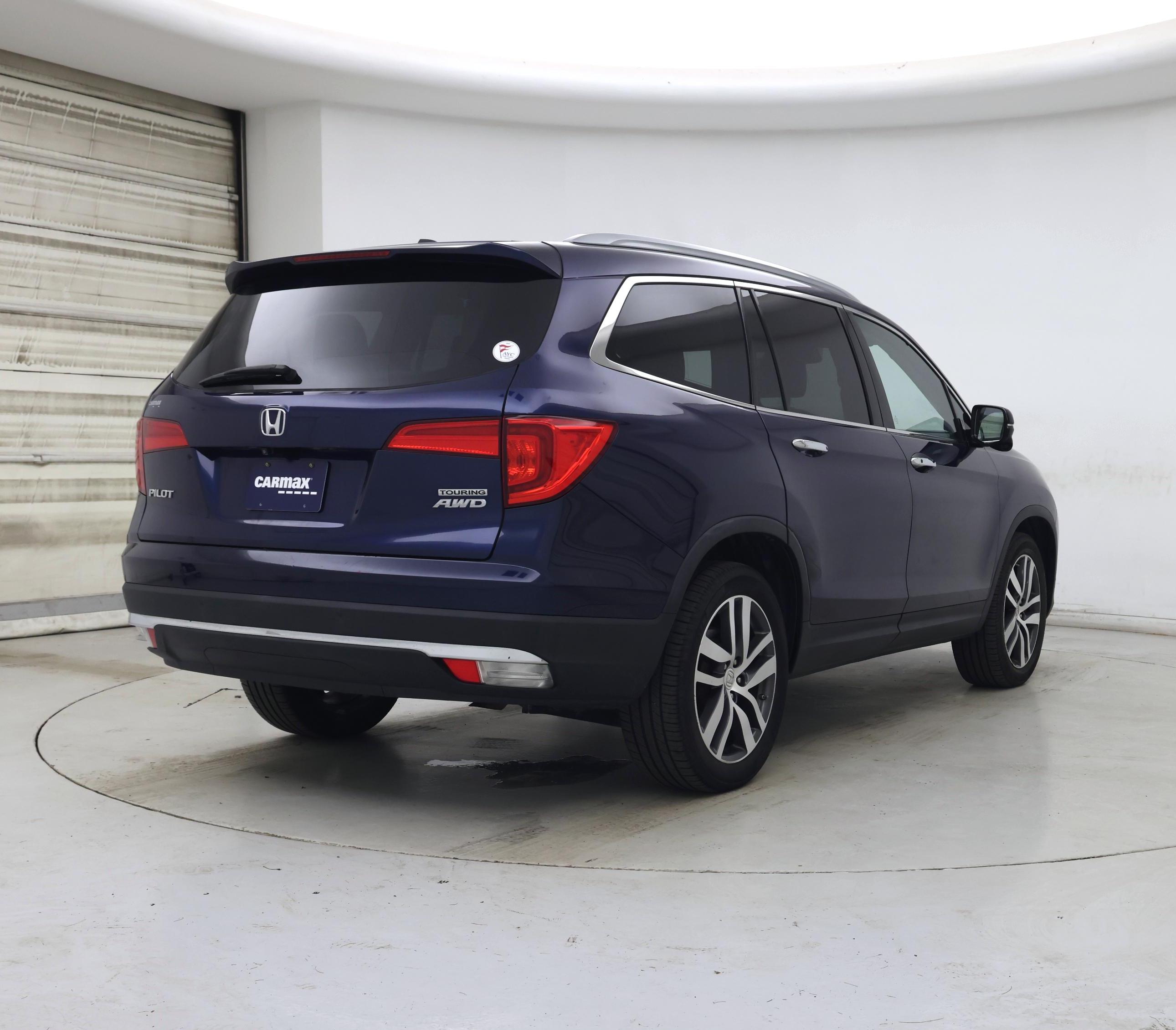 Thumbnail: 2016 Honda Pilot - 8