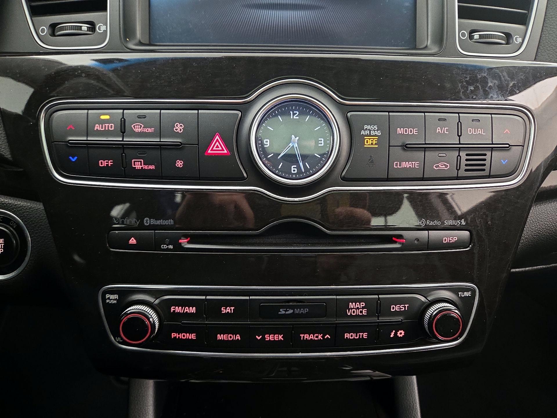 Thumbnail: 2016 Kia Cadenza - 17