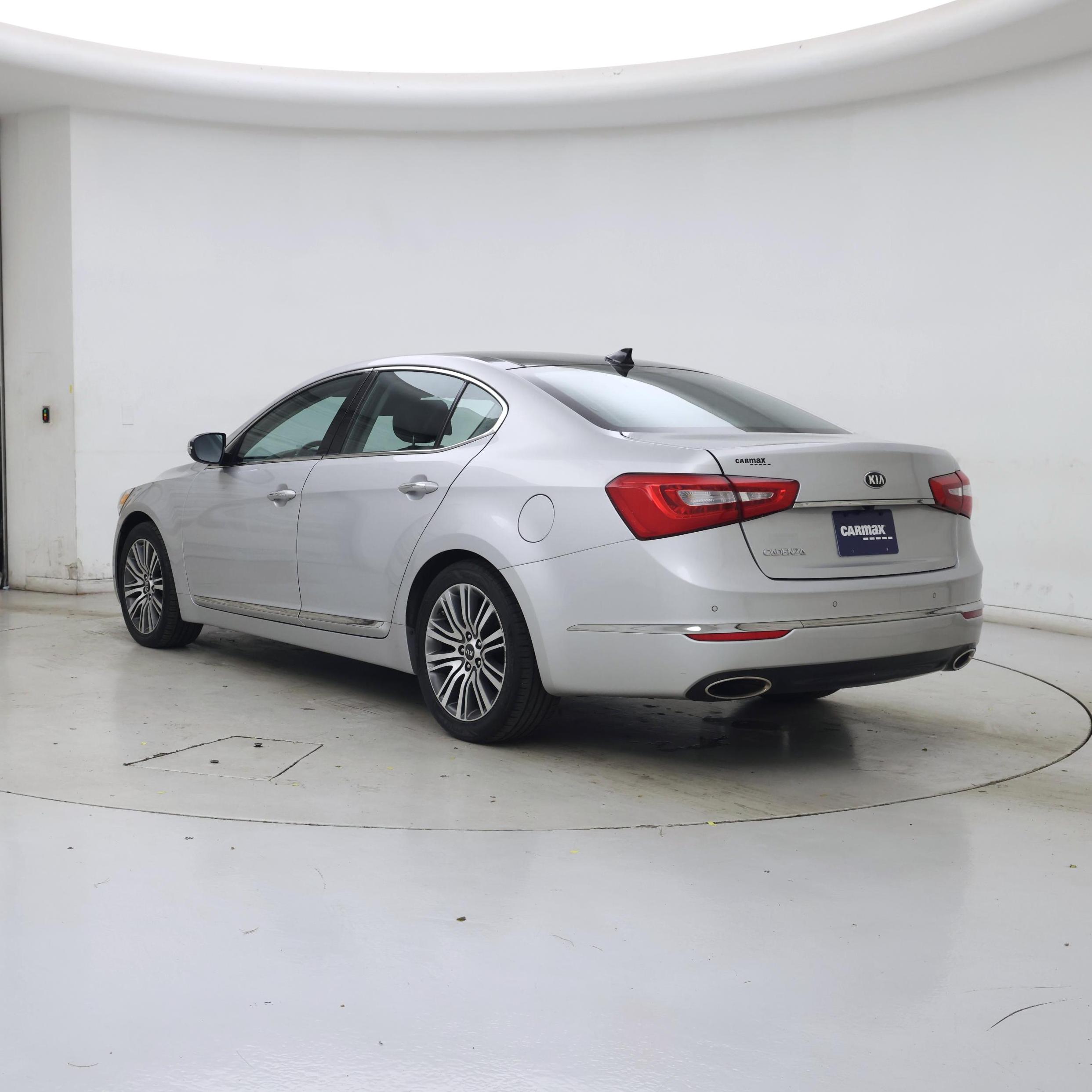 Thumbnail: 2016 Kia Cadenza - 2