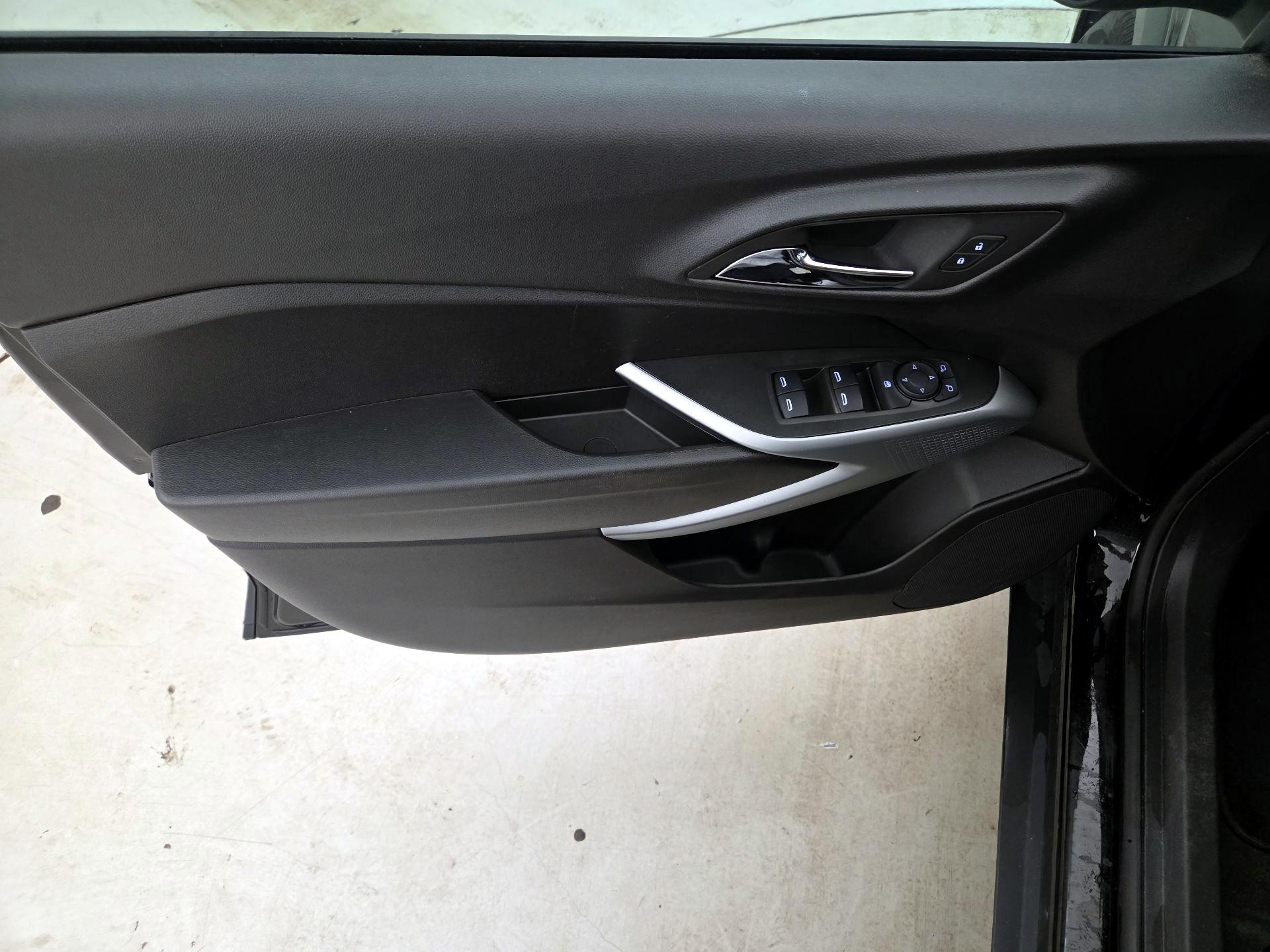 Thumbnail: 2025 Chevrolet Trax - 12