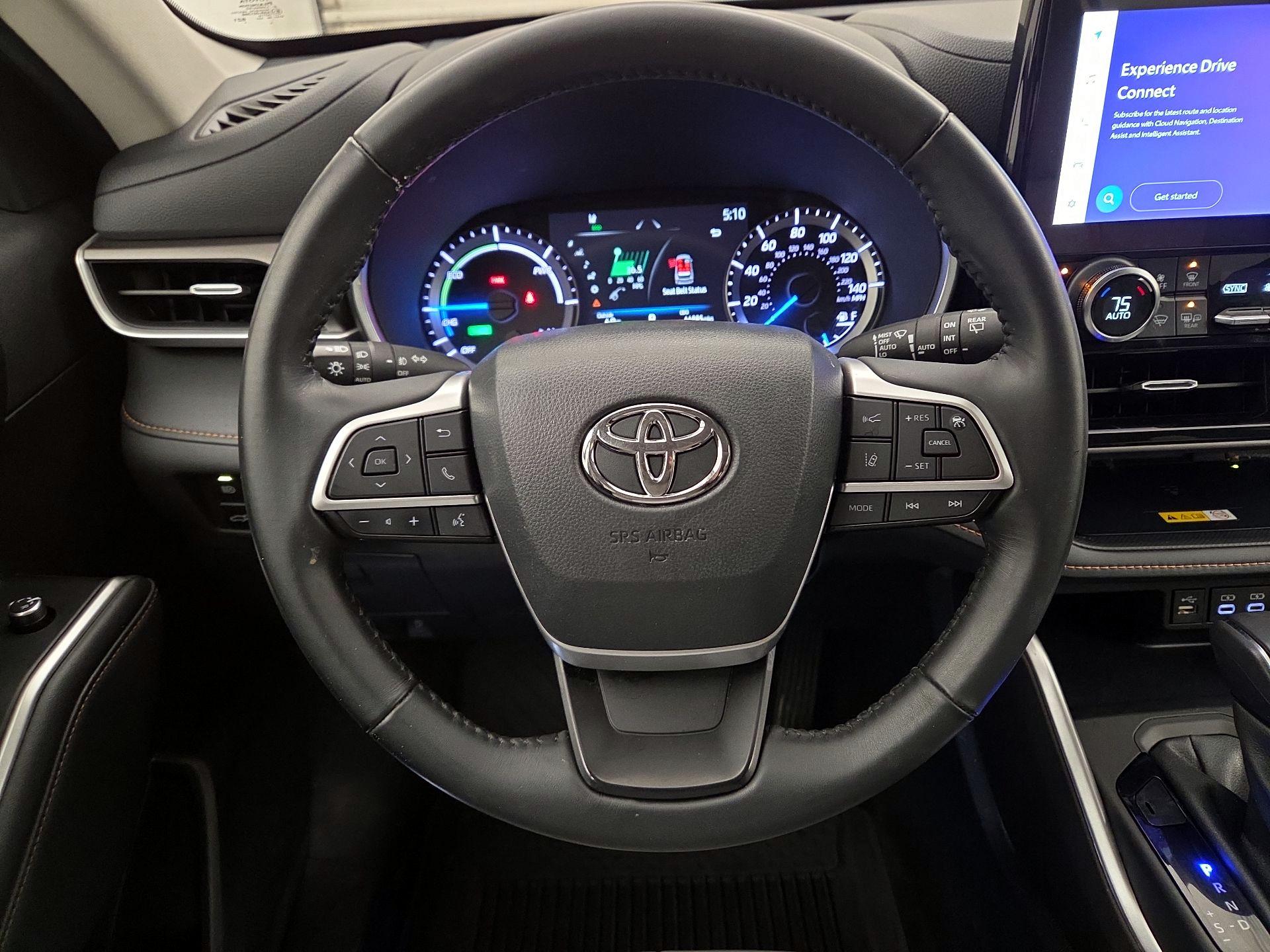 Thumbnail: 2023 Toyota Highlander - 10