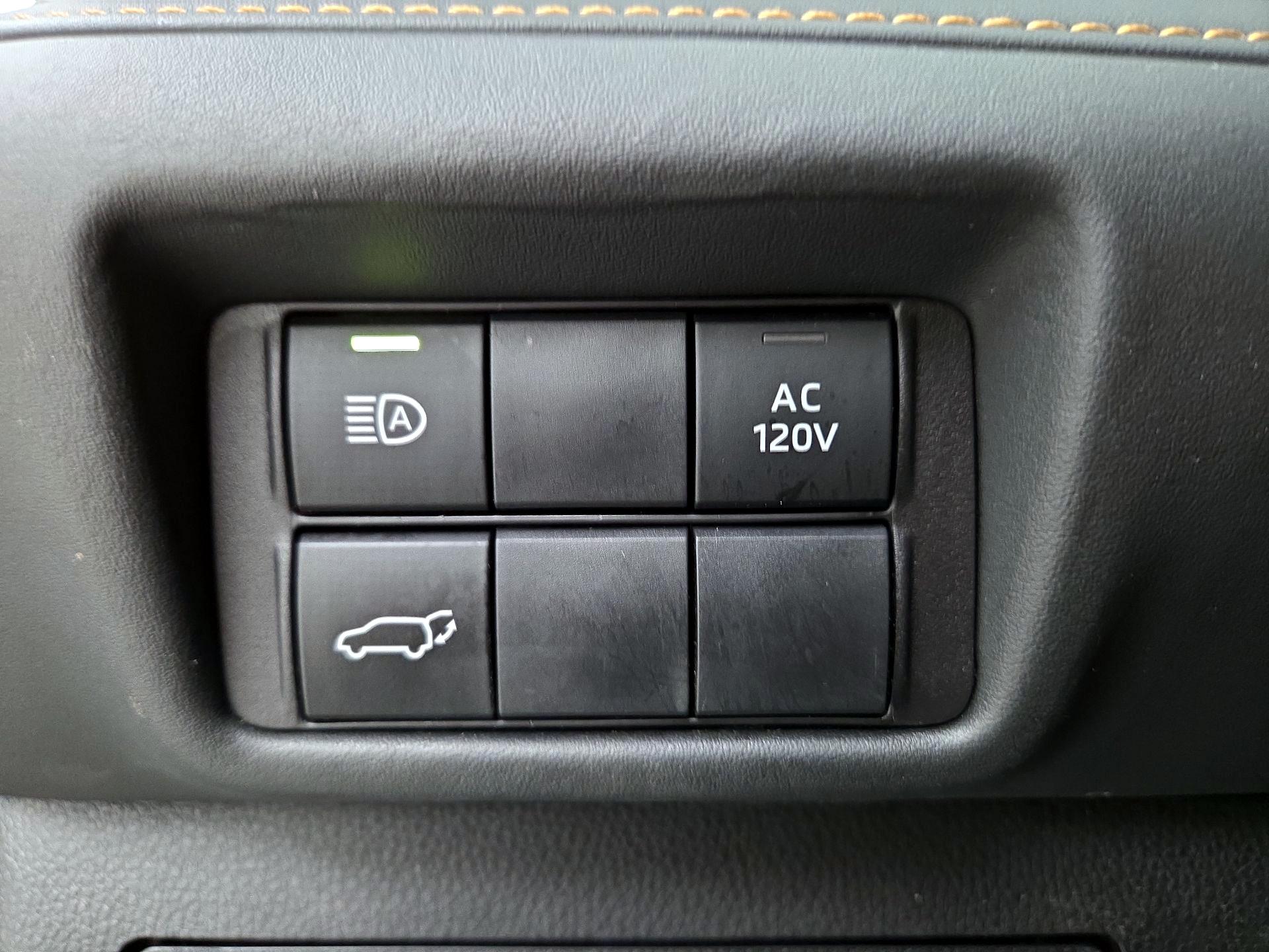 Thumbnail: 2023 Toyota Highlander - 13