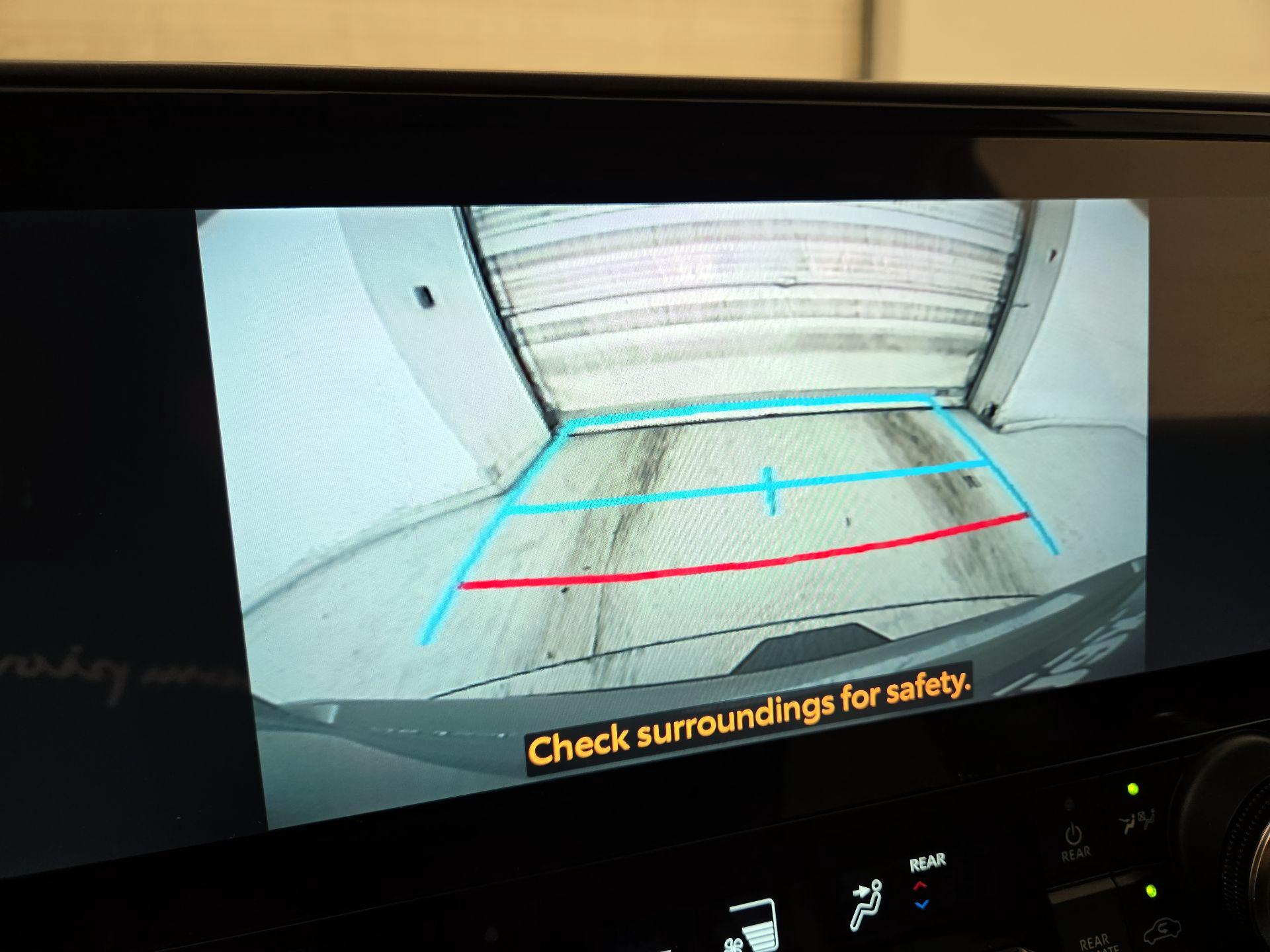 Thumbnail: 2023 Toyota Highlander - 14