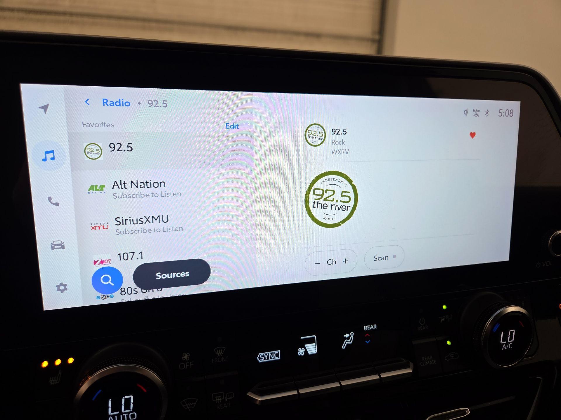 Thumbnail: 2023 Toyota Highlander - 15