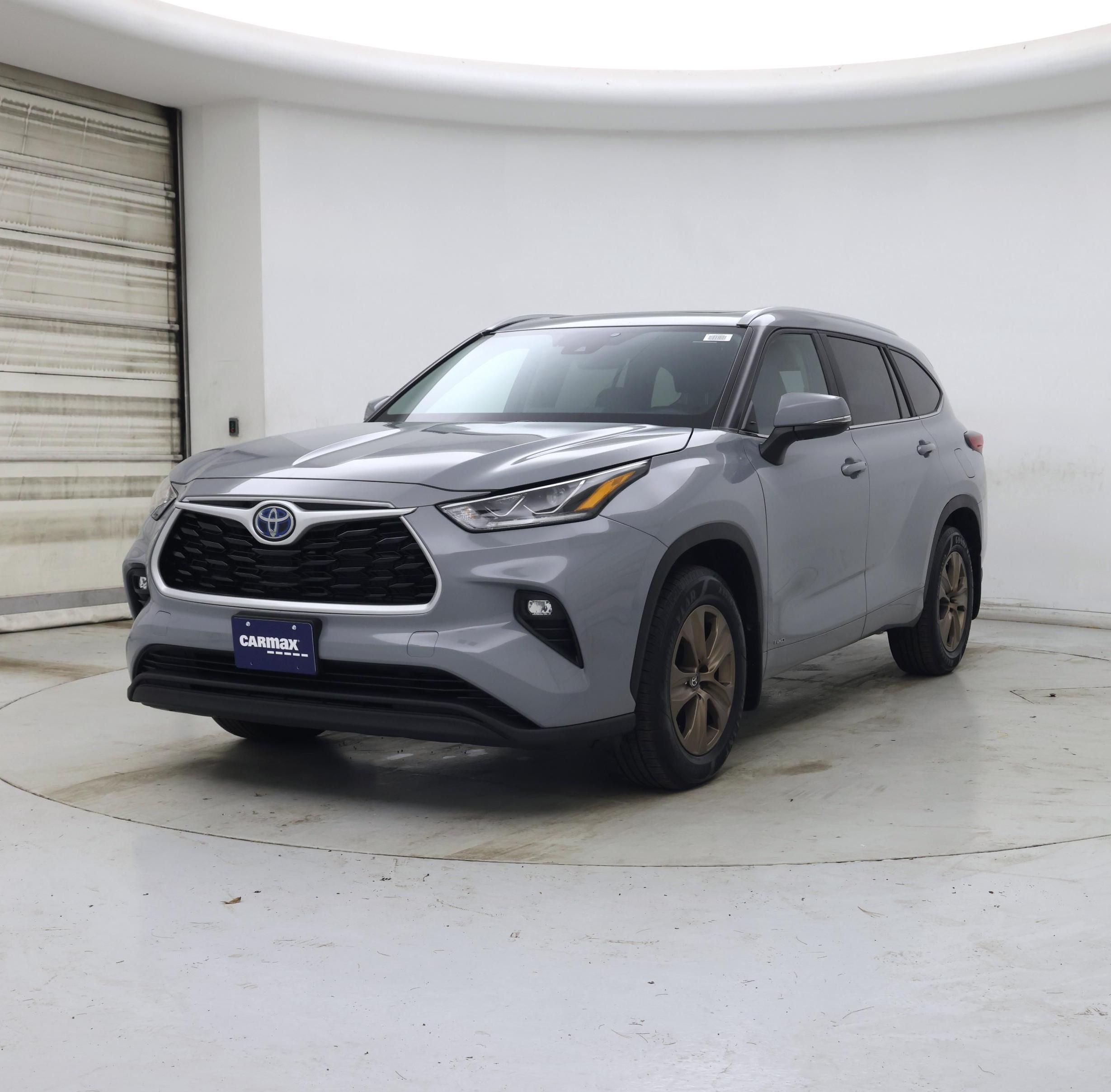 Thumbnail: 2023 Toyota Highlander - 4