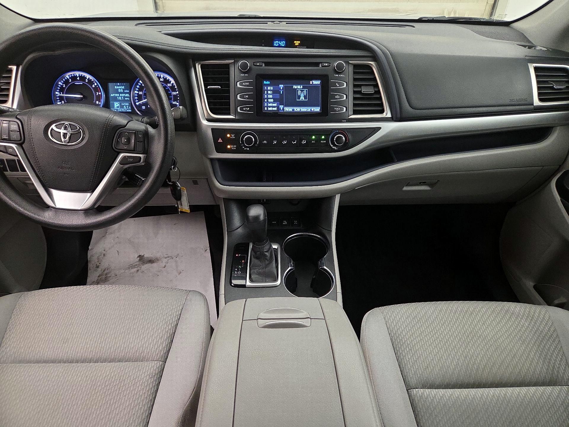 Thumbnail: 2015 Toyota Highlander - 9