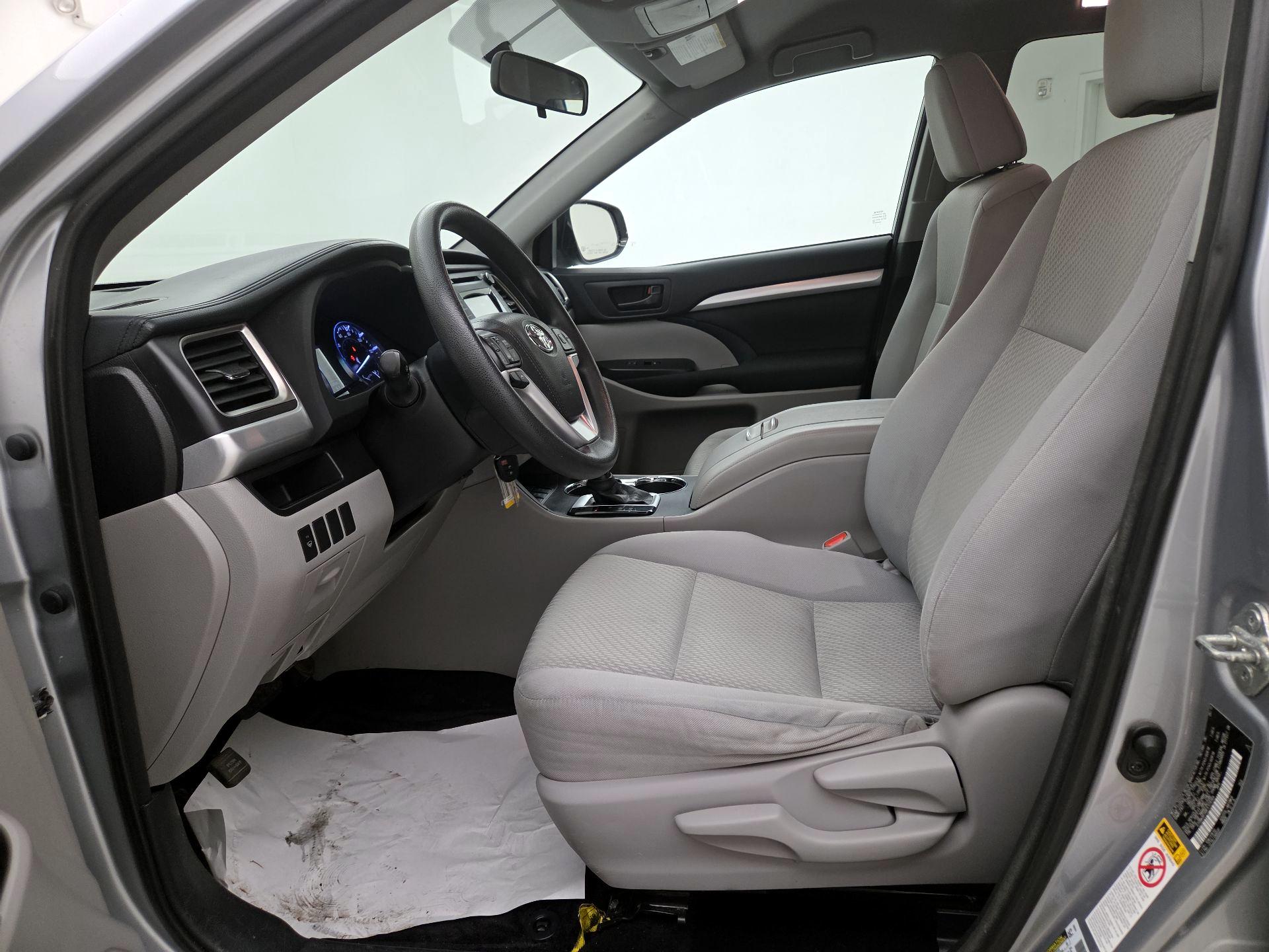 Thumbnail: 2015 Toyota Highlander - 11